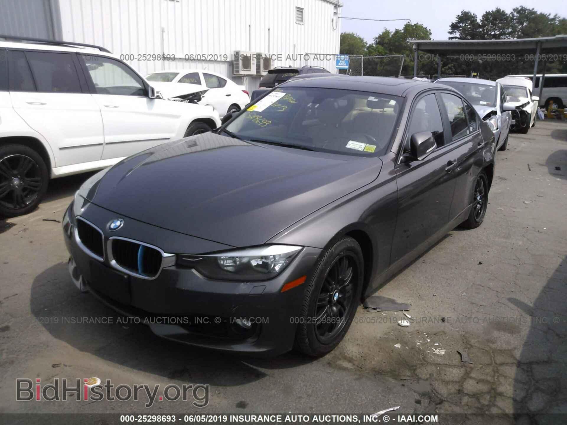 2013 BMW 328 - VIN: WBA3B3C58DF533682 - Фото 2