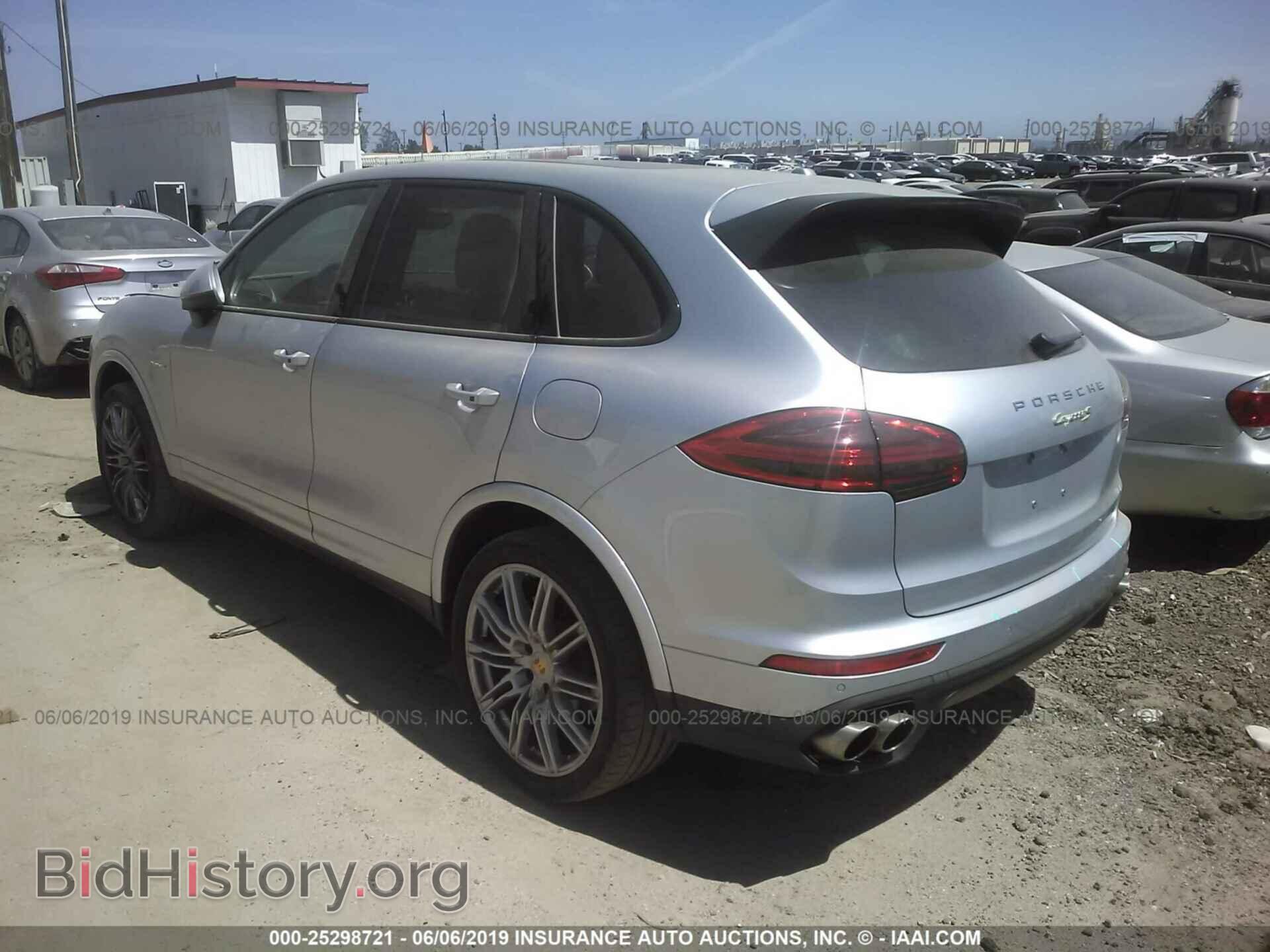 2017 PORSCHE CAYENNE - VIN: WP1AE2A21HLA75557 - Фото 3