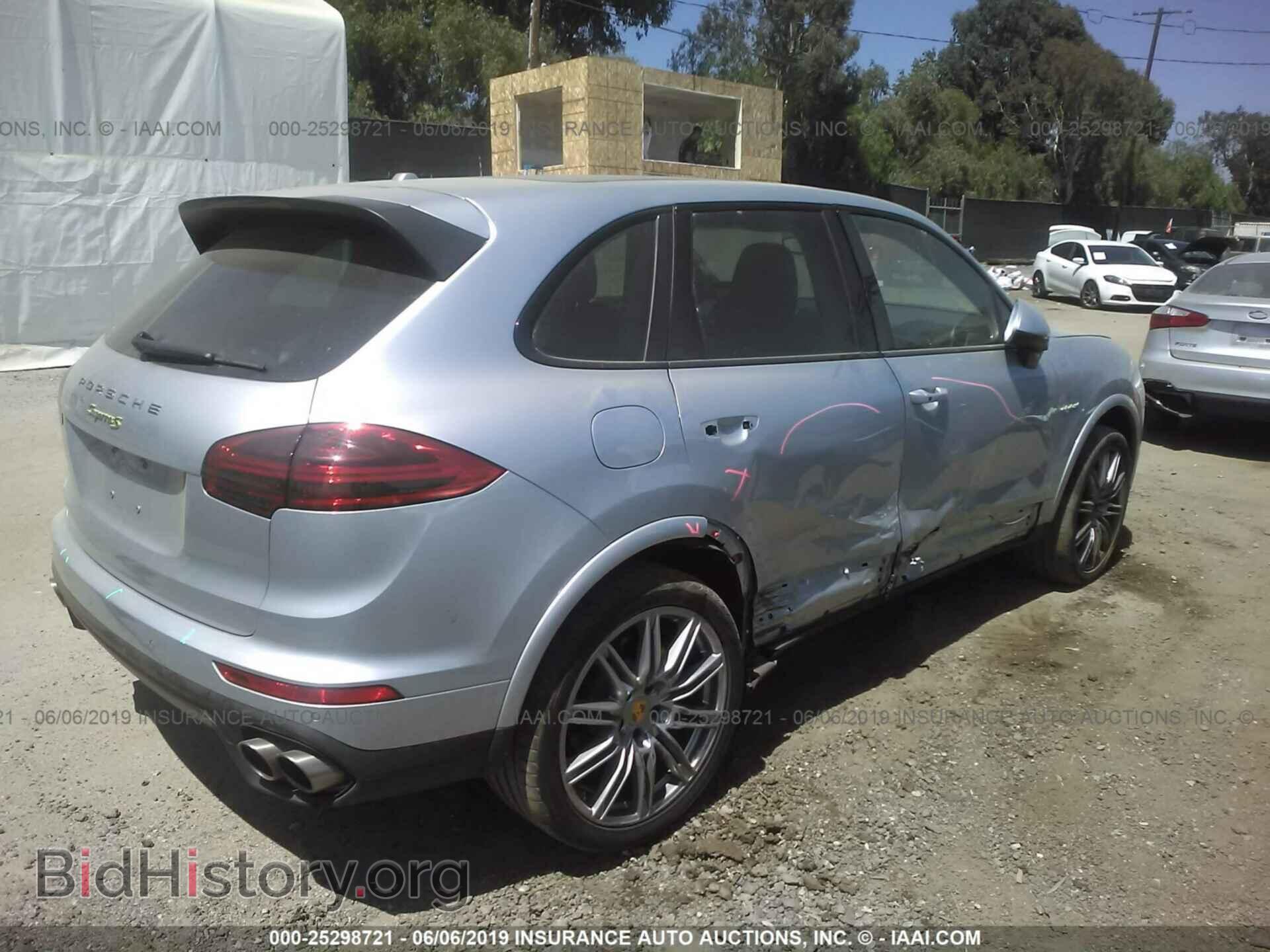 2017 PORSCHE CAYENNE - VIN: WP1AE2A21HLA75557 - Фото 4