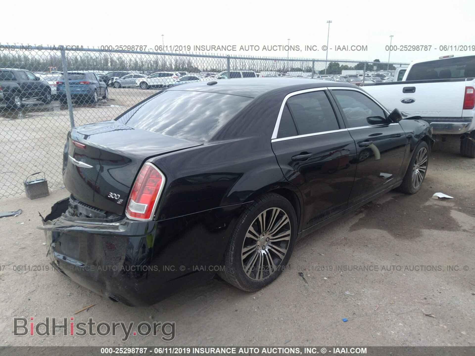 2014 CHRYSLER 300 - VIN: 2C3CCABG6EH132837 - Фото 4