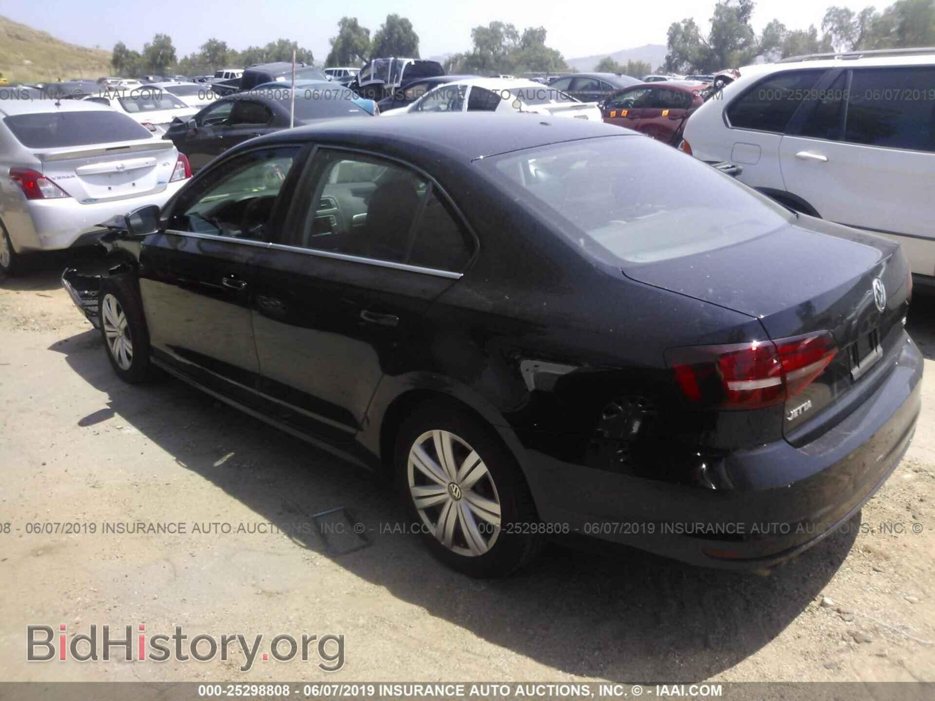 2017 Volkswagen Jetta - VIN: 3VW2B7AJ9HM264472 - Фото 3