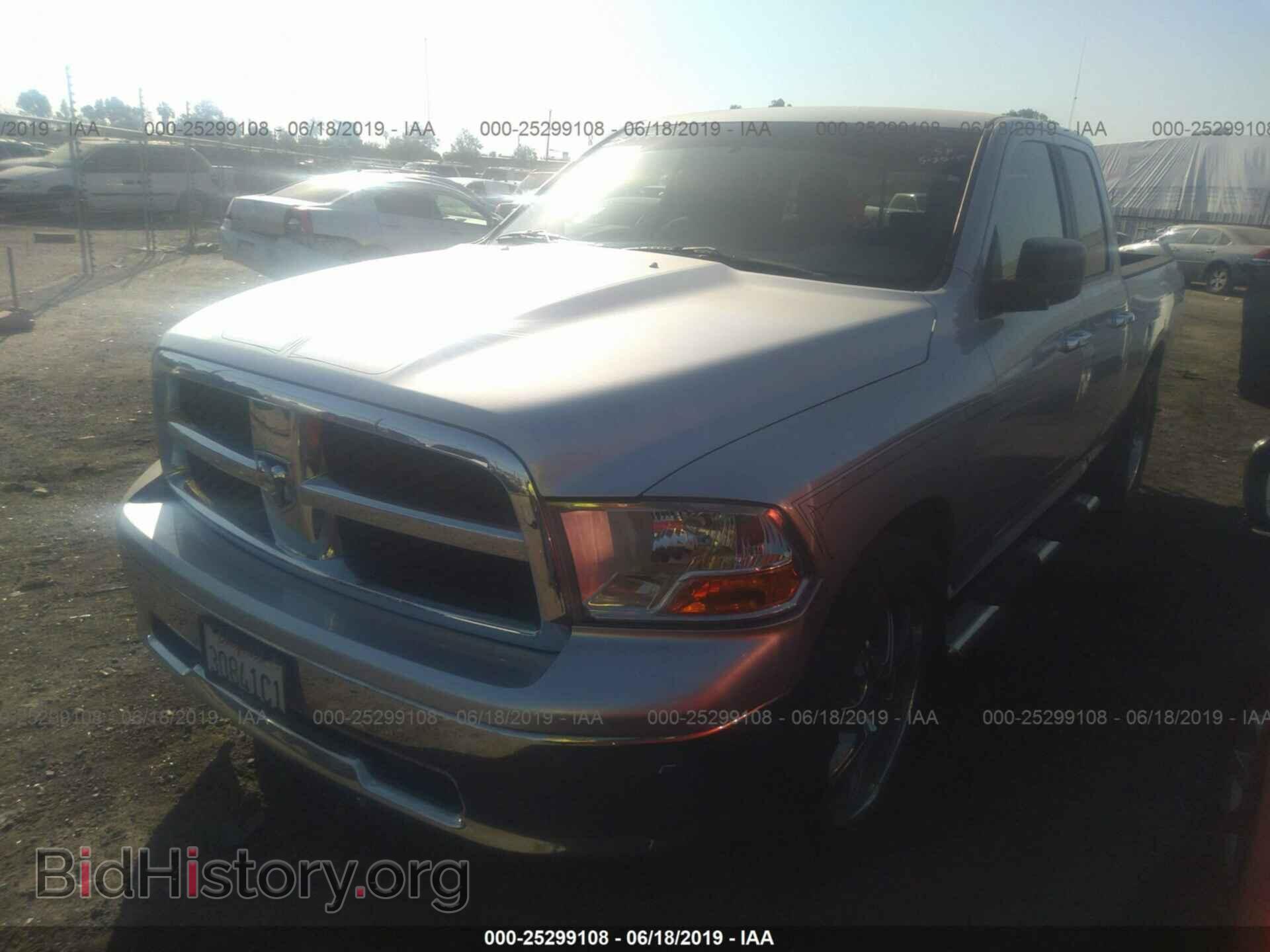 2011 DODGE RAM 1500 - VIN: 1D7RB1GT4BS507195 - Фото 2