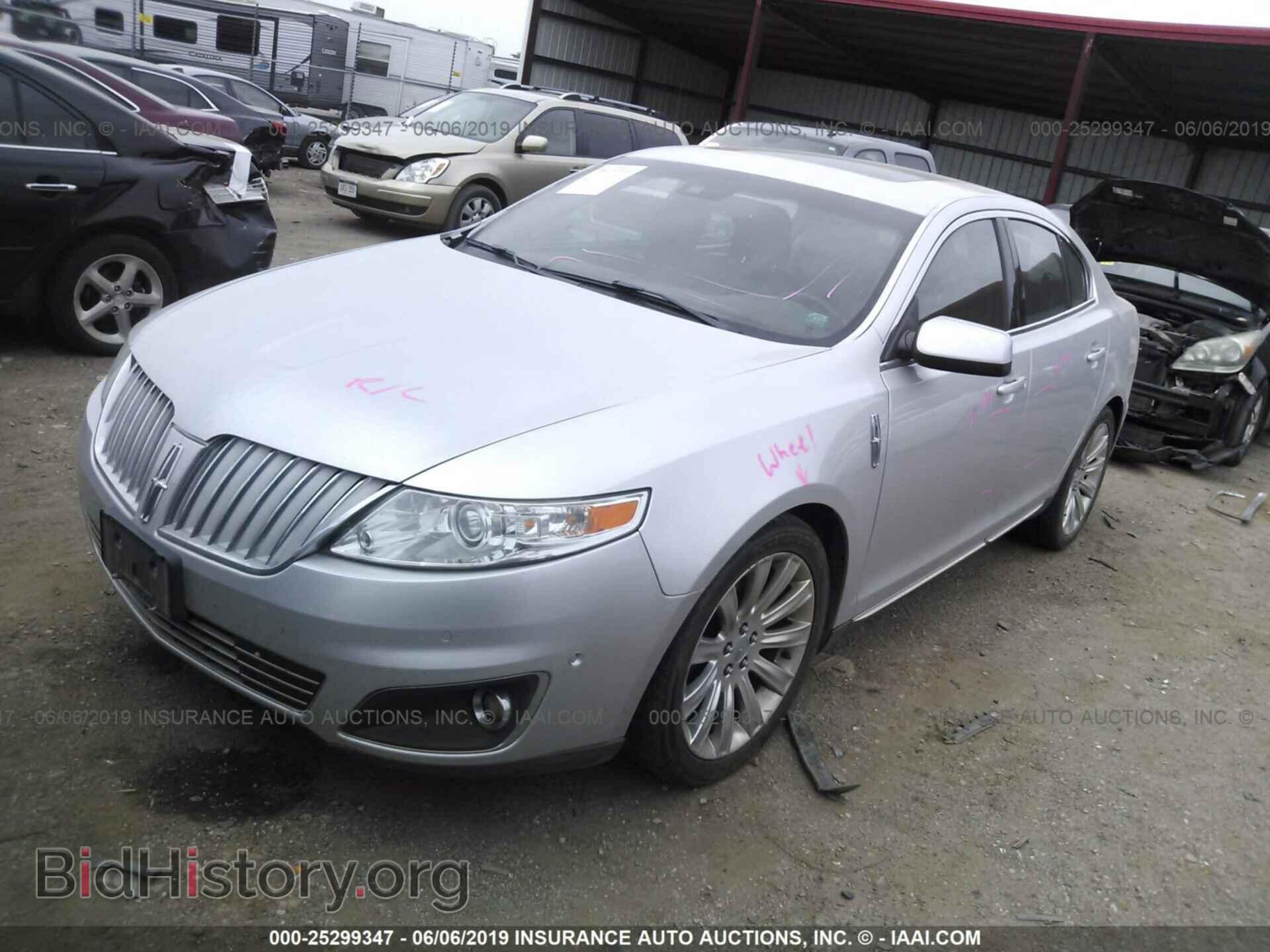2011 LINCOLN MKS - VIN: 1LNHL9FT4BG608450 - Фото 2