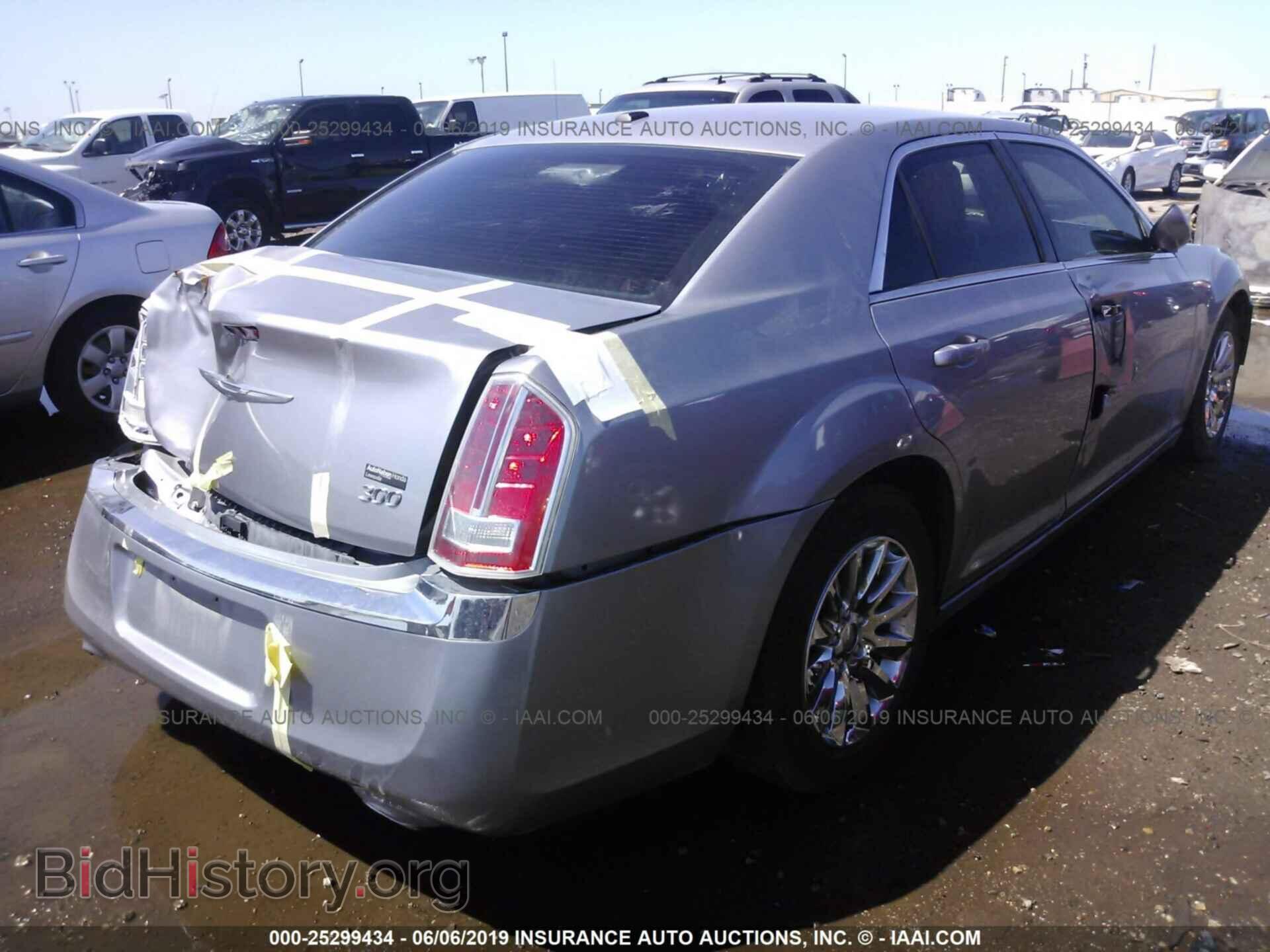 2014 CHRYSLER 300 - VIN: 2C3CCAAG2EH143139 - Фото 4