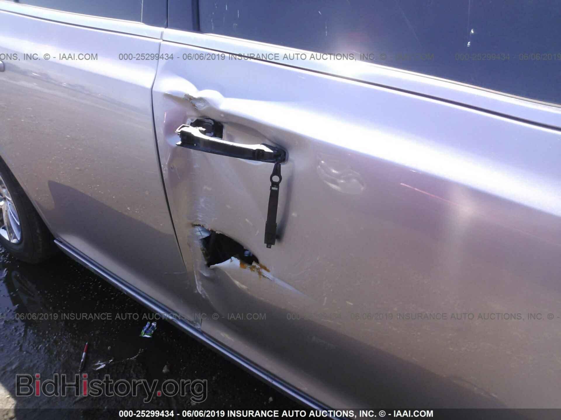 2014 CHRYSLER 300 - VIN: 2C3CCAAG2EH143139 - Фото 6