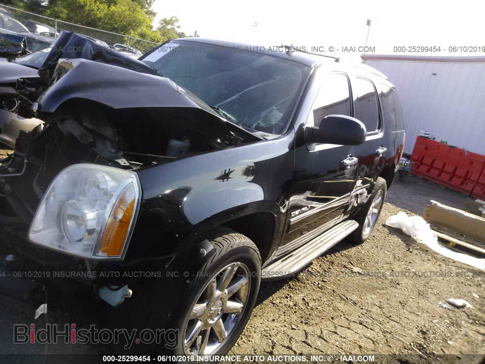 2011 GMC YUKON - VIN: 1GKS2EEF9BR390175 - Photo 2