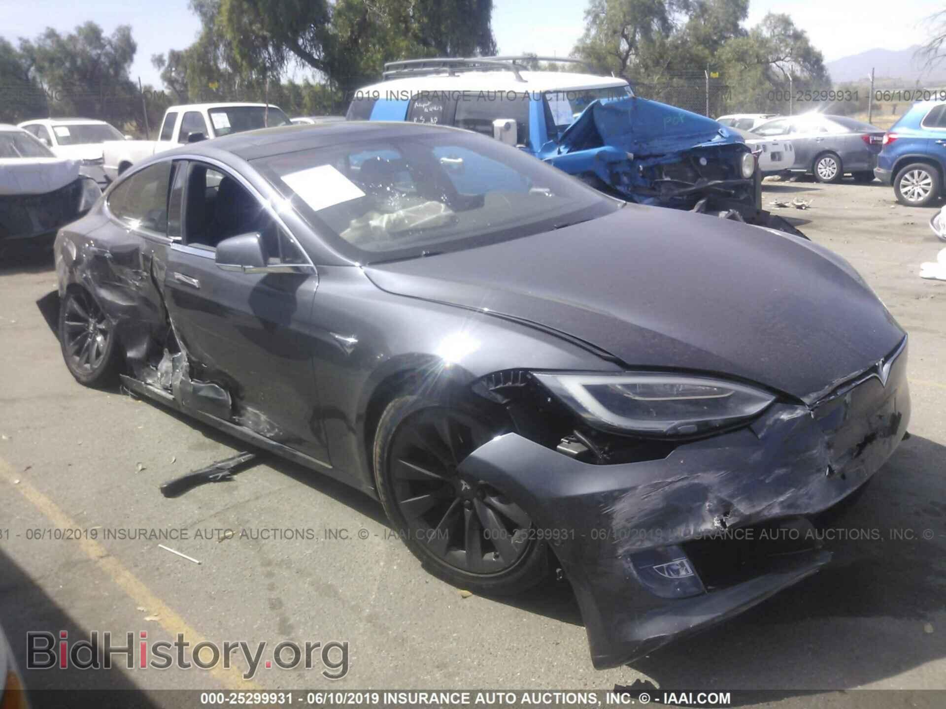 Photo 5YJSA1E25JF266137 - Tesla Model S 2018