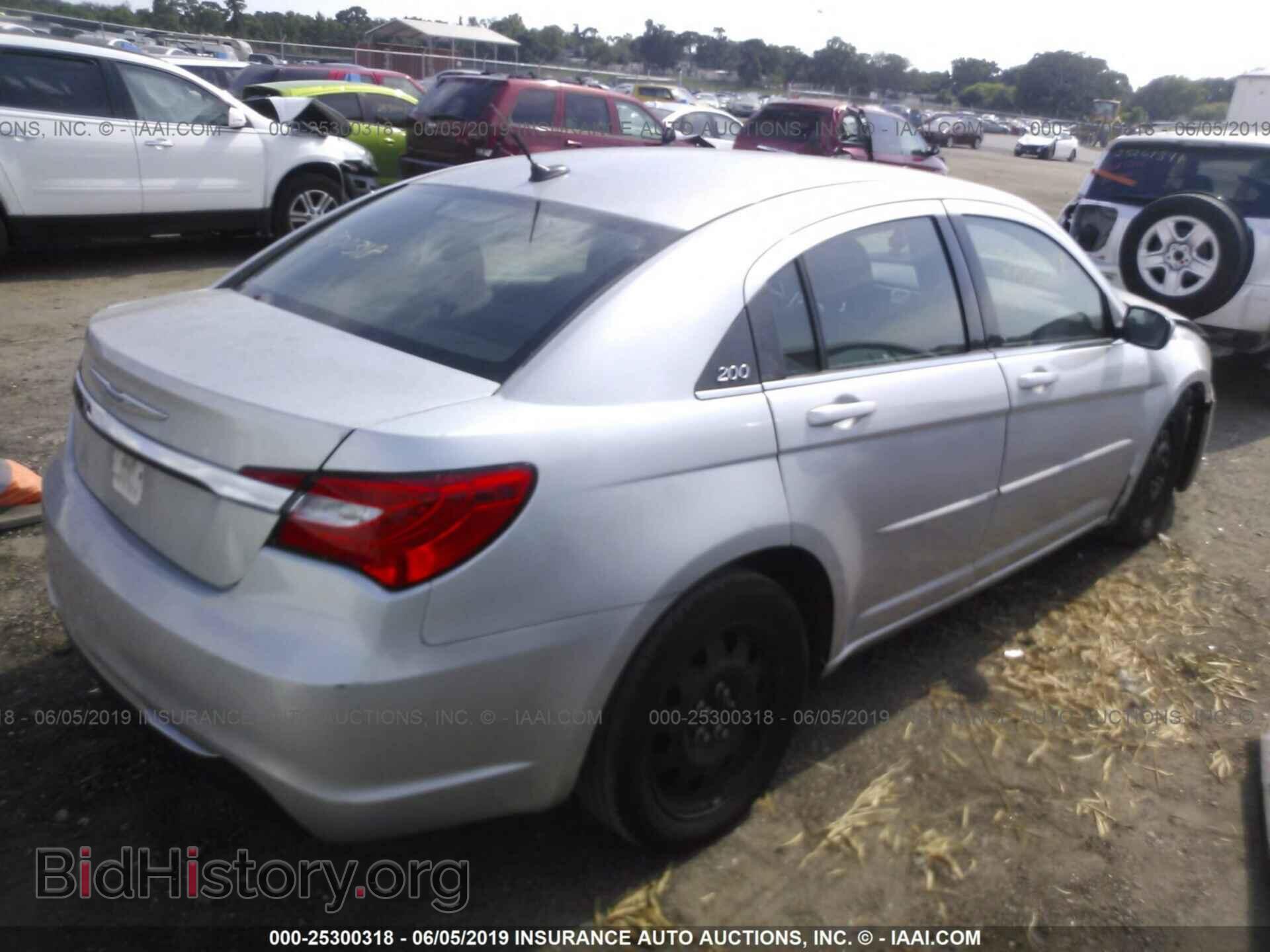 2012 CHRYSLER 200 - VIN: 1C3CCBAB1CN272990 - Фото 4