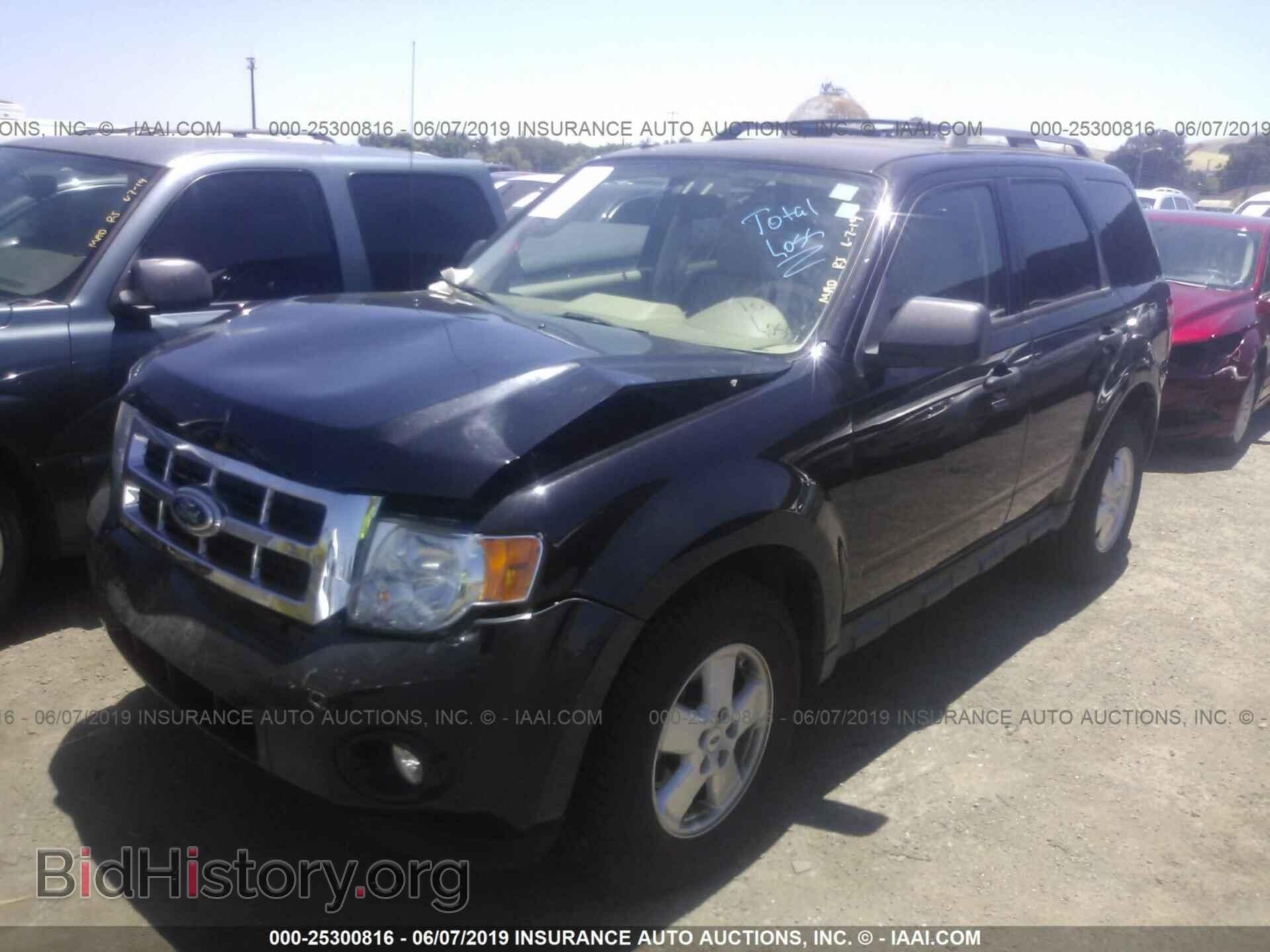 2011 FORD ESCAPE - VIN: 1FMCU0D78BKB72269 - Фото 2