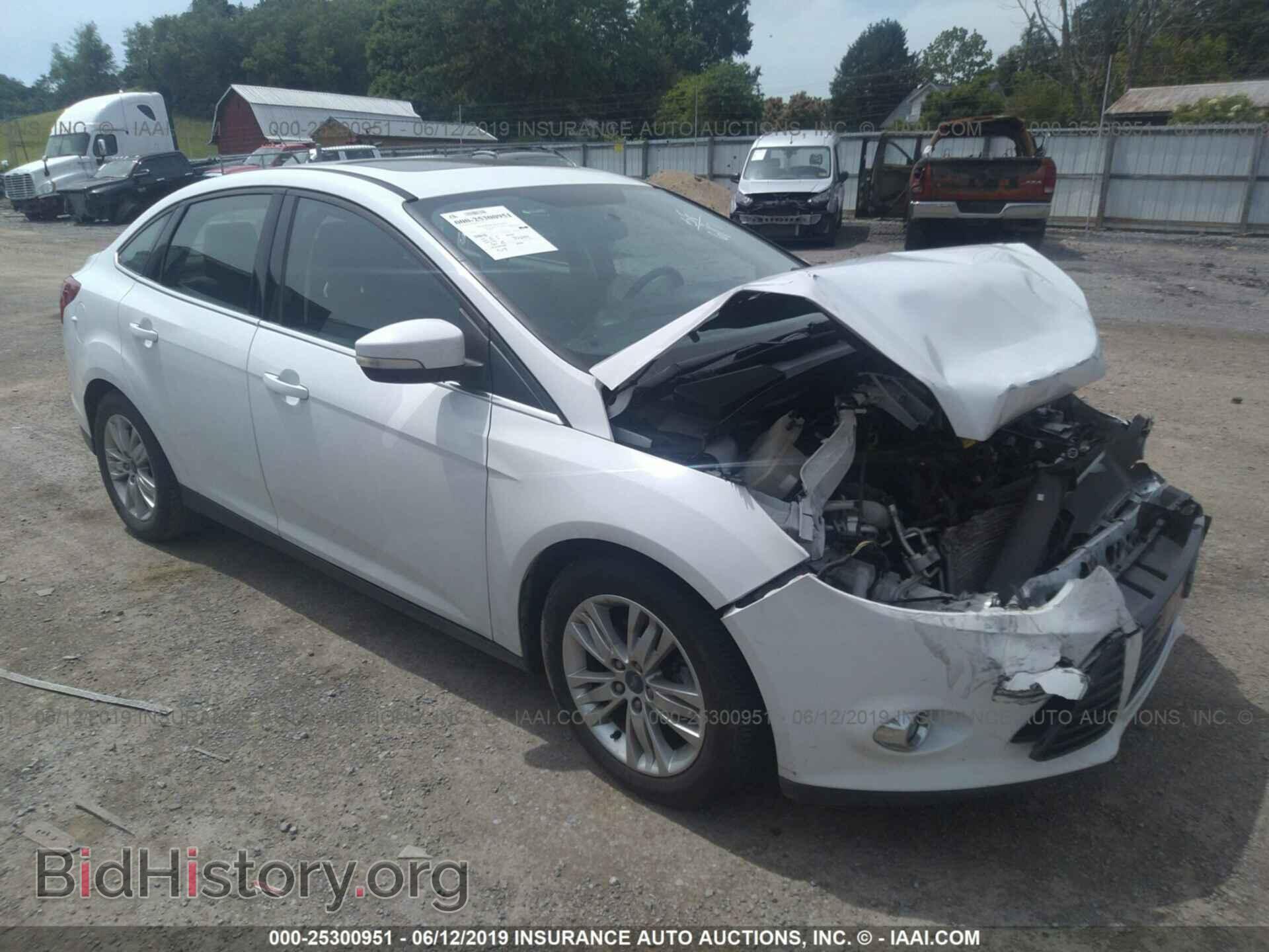 Photo 1FAHP3H28CL162201 - FORD FOCUS 2012