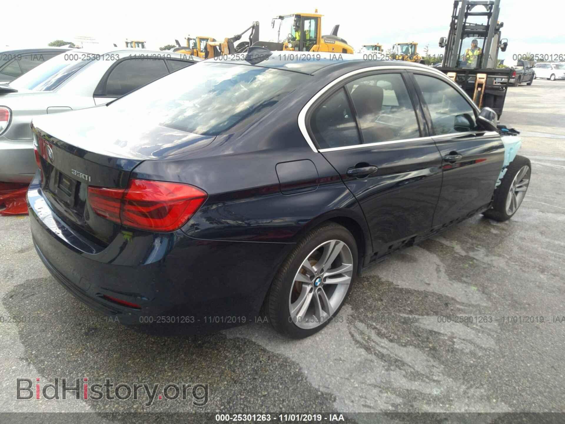 2017 BMW 330 - VIN: WBA8D9G55HNU59775 - Фото 4