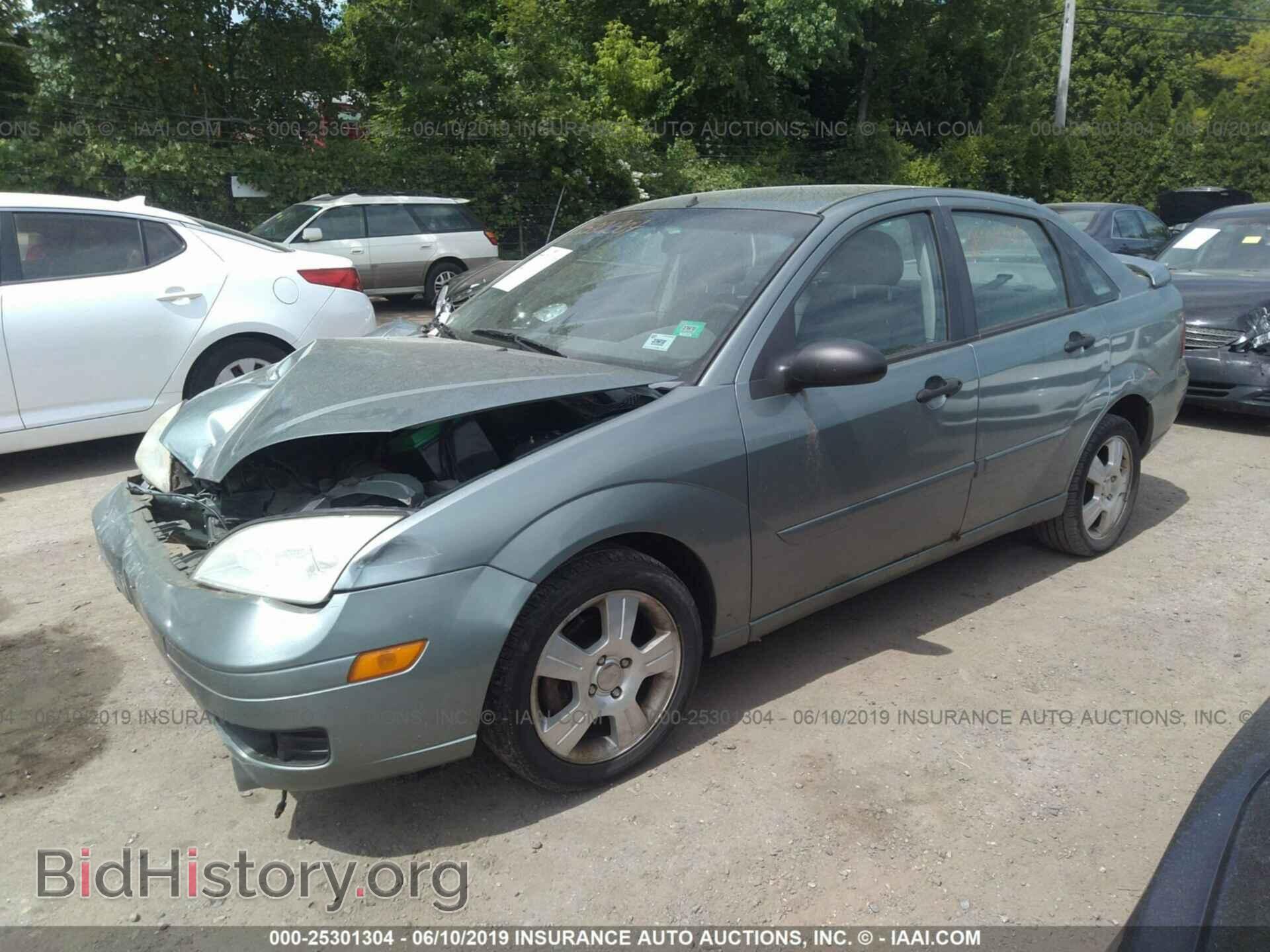 2005 FORD FOCUS - VIN: 1FAFP34N85W105859 - Фото 2