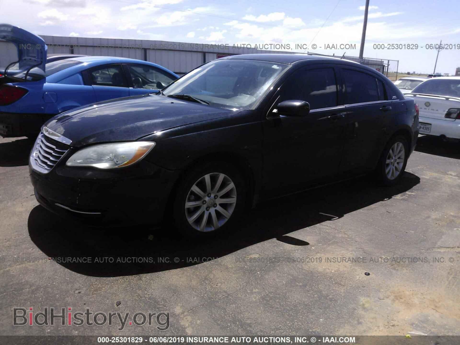 2011 CHRYSLER 200 - VIN: 1C3BC1FB9BN589431 - Фото 2