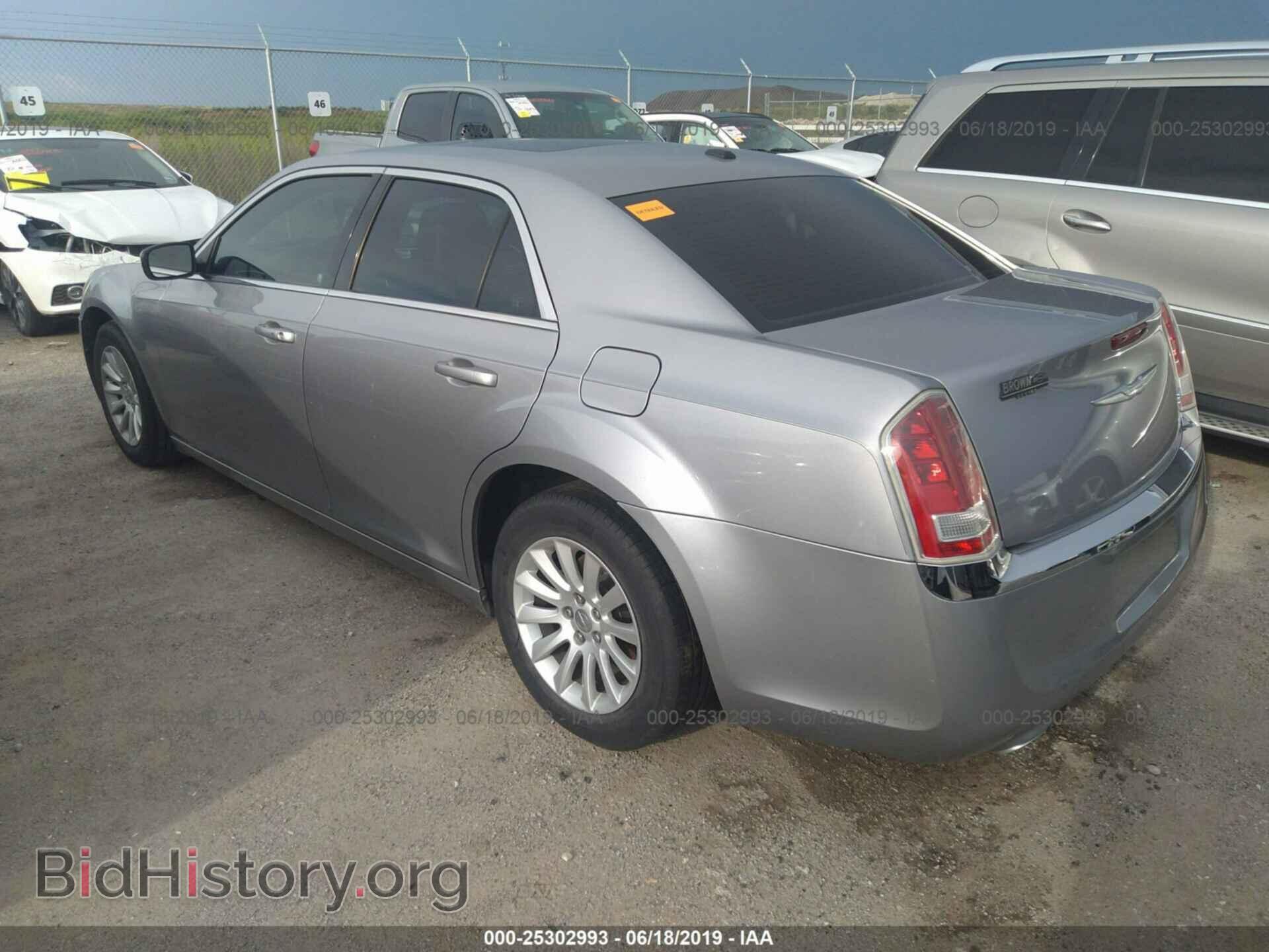 2013 CHRYSLER 300 - VIN: 2C3CCAAG3DH740315 - Фото 3