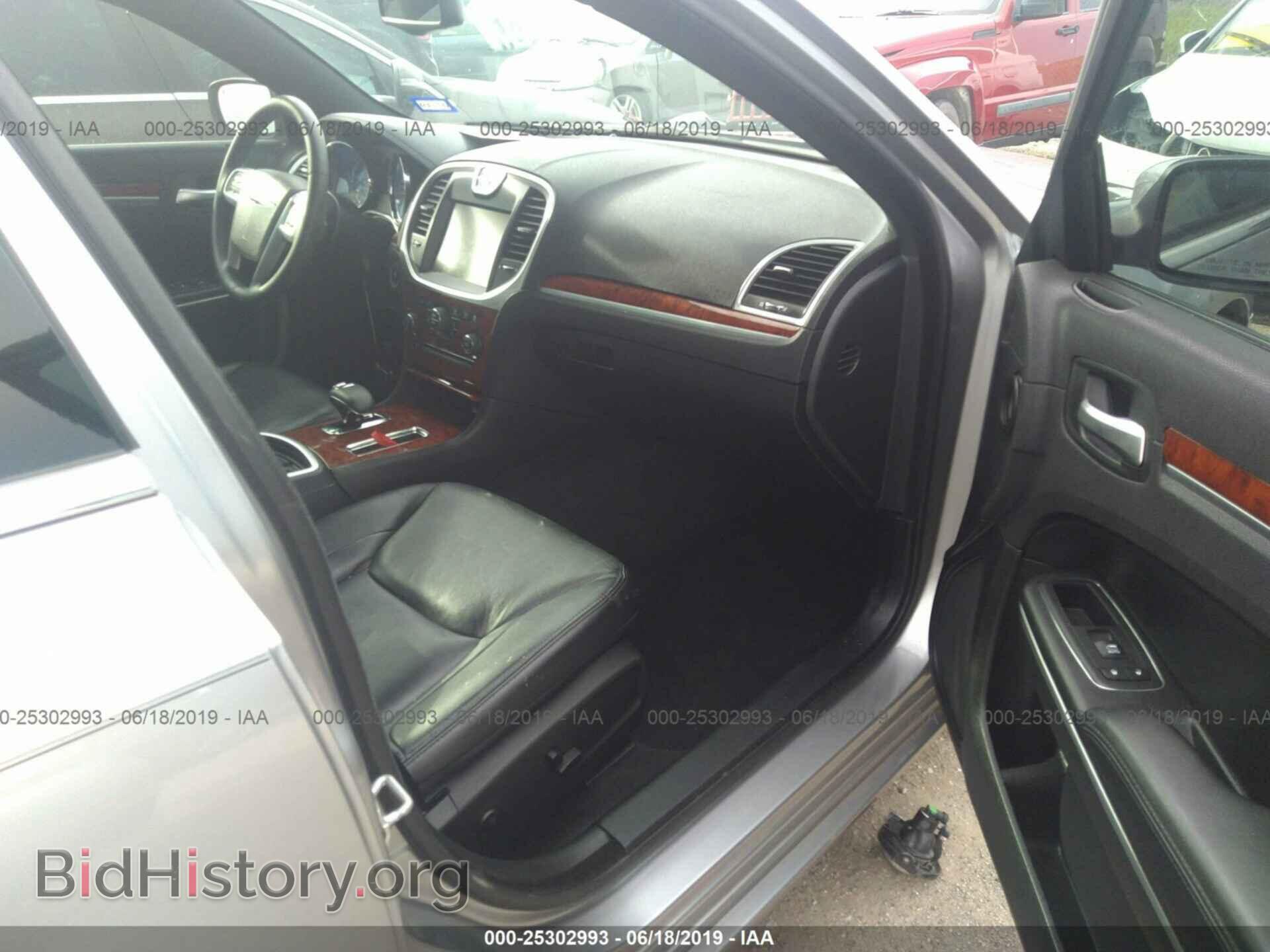 2013 CHRYSLER 300 - VIN: 2C3CCAAG3DH740315 - Фото 5