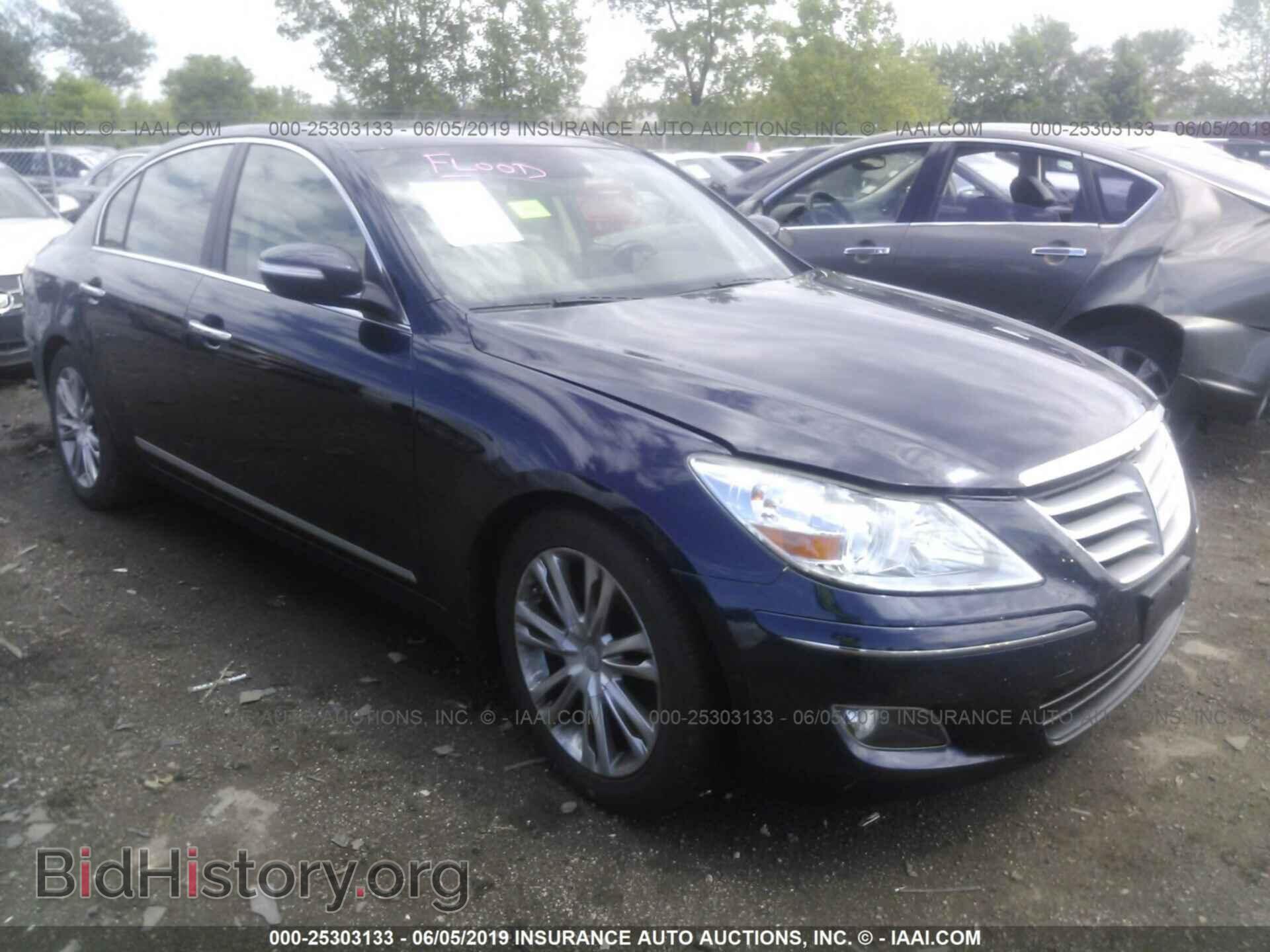 Photo KMHGC4DF2AU085957 - HYUNDAI GENESIS 2010