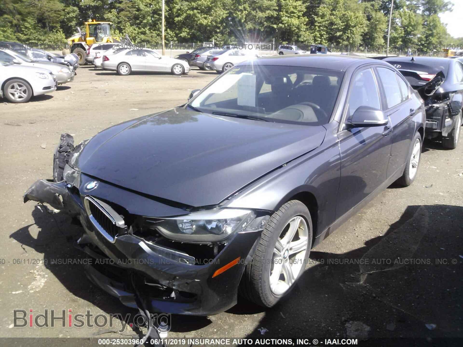 2015 BMW 328 - VIN: WBA3B3C57FJ985218 - Фото 2