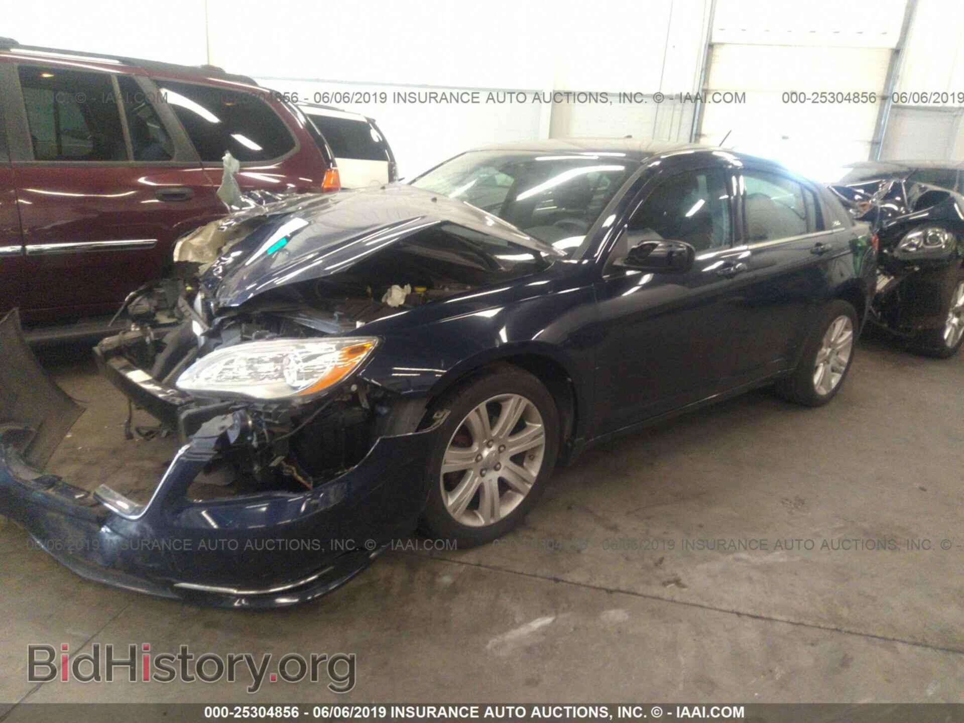 2013 CHRYSLER 200 - VIN: 1C3CCBAB1DN715270 - Photo 2