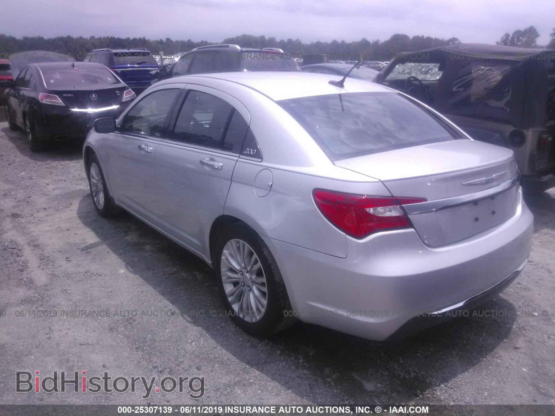 2012 CHRYSLER 200 - VIN: 1C3CCBCB2CN263423 - Фото 3