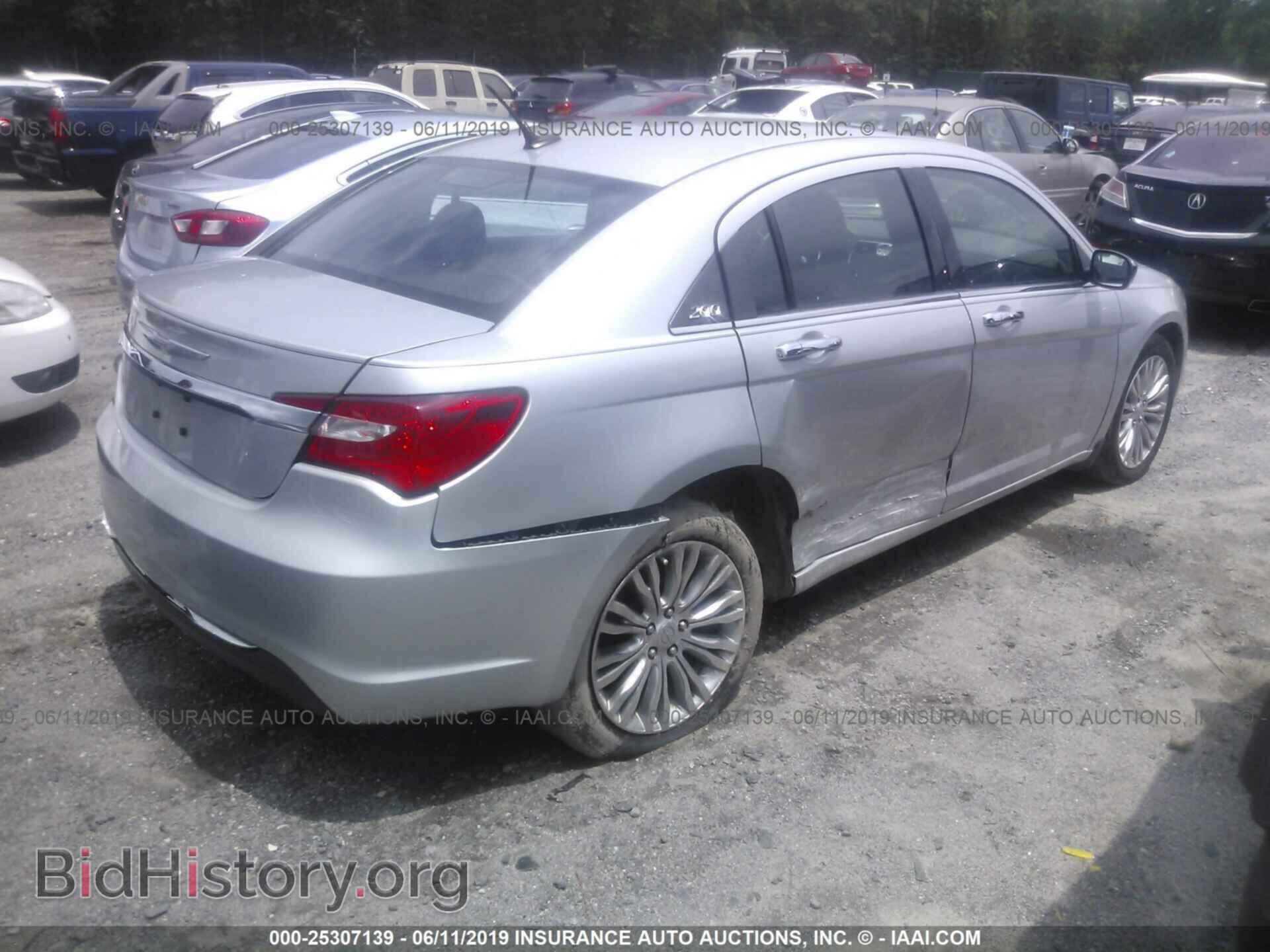 2012 CHRYSLER 200 - VIN: 1C3CCBCB2CN263423 - Фото 4