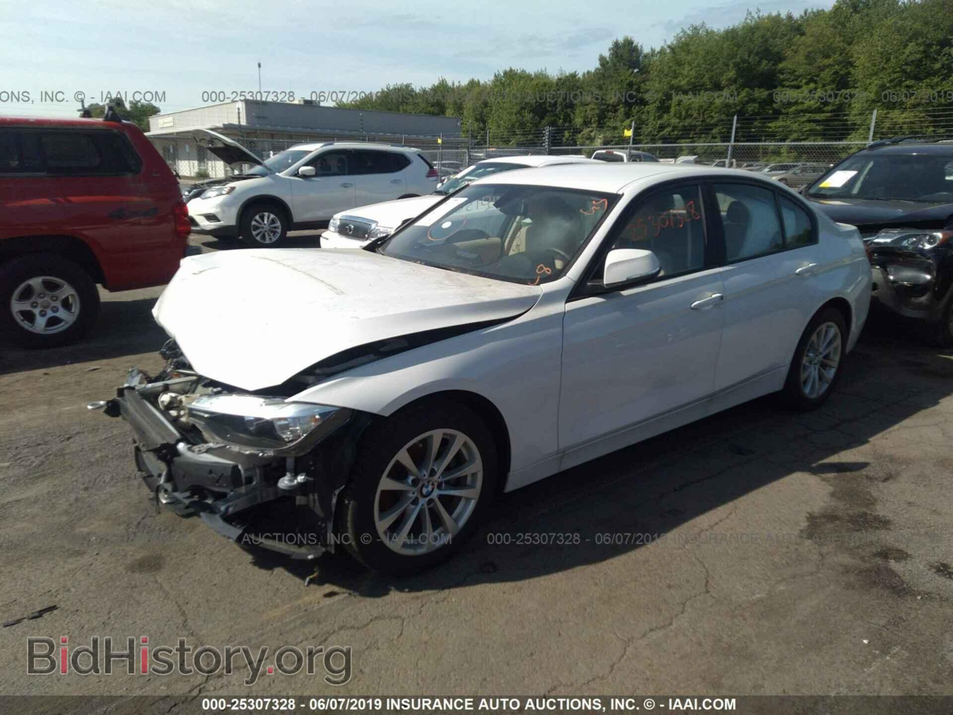 2016 BMW 320 - VIN: WBA8E5G51GNU20041 - Photo 2