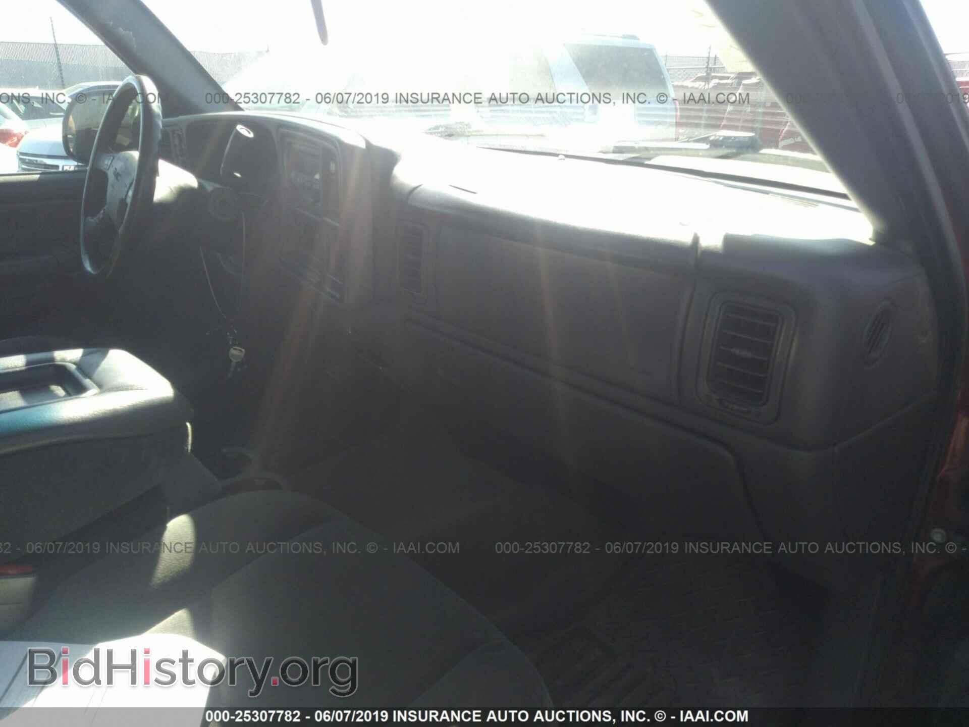 2005 GMC NEW SIERRA - VIN: 2GTEK13T751315031 - Фото 5