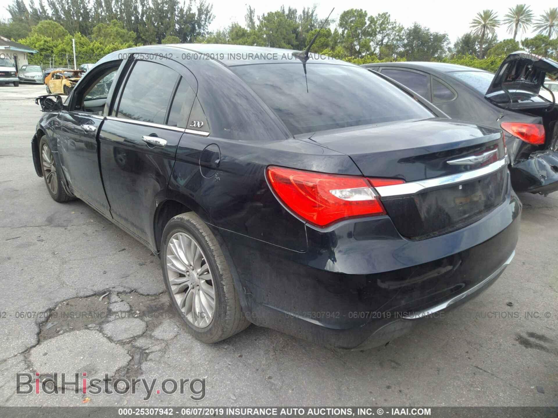 2011 CHRYSLER 200 - VIN: 1C3BC2FG1BN546302 - Фото 3