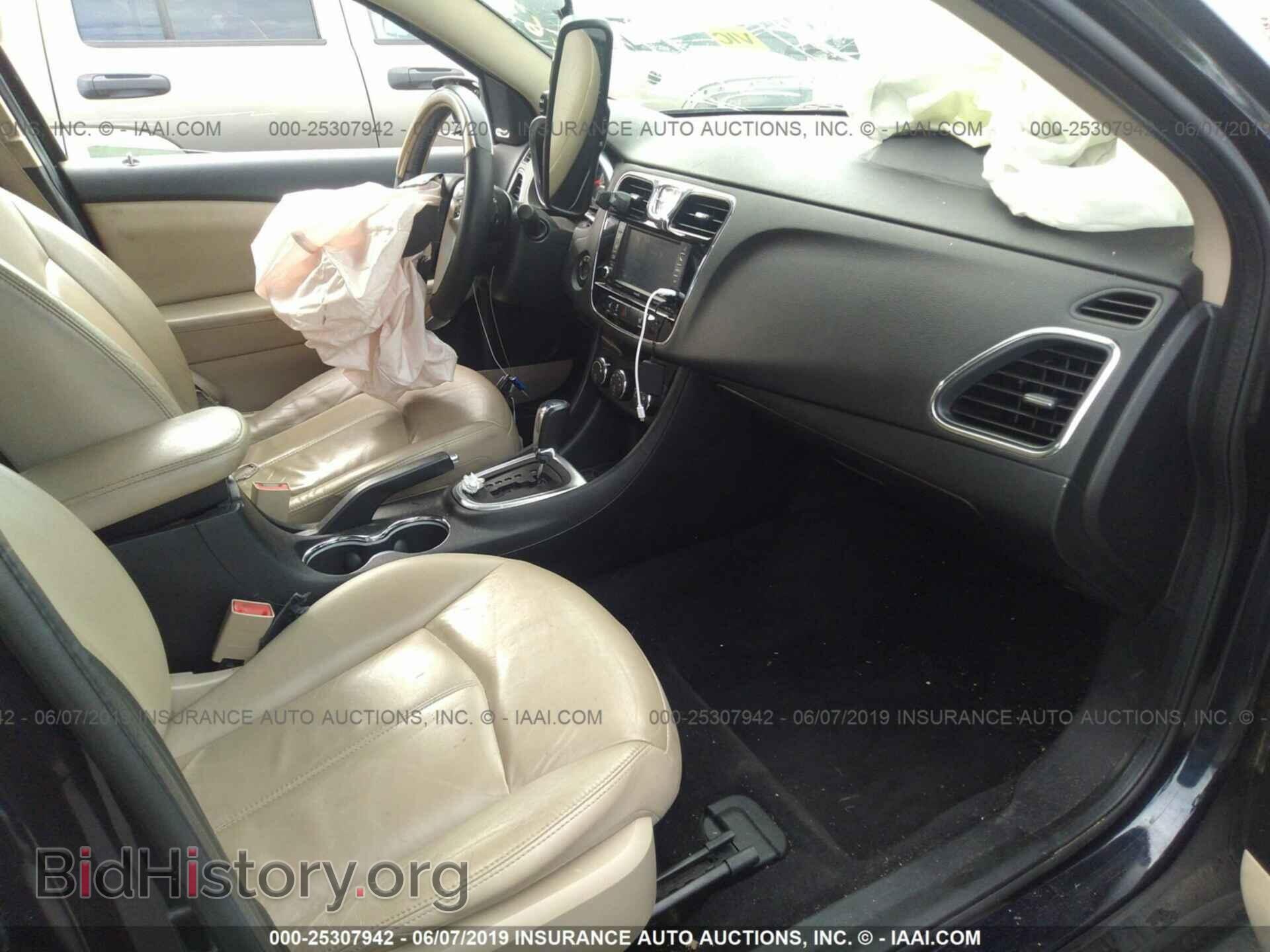 2011 CHRYSLER 200 - VIN: 1C3BC2FG1BN546302 - Фото 5
