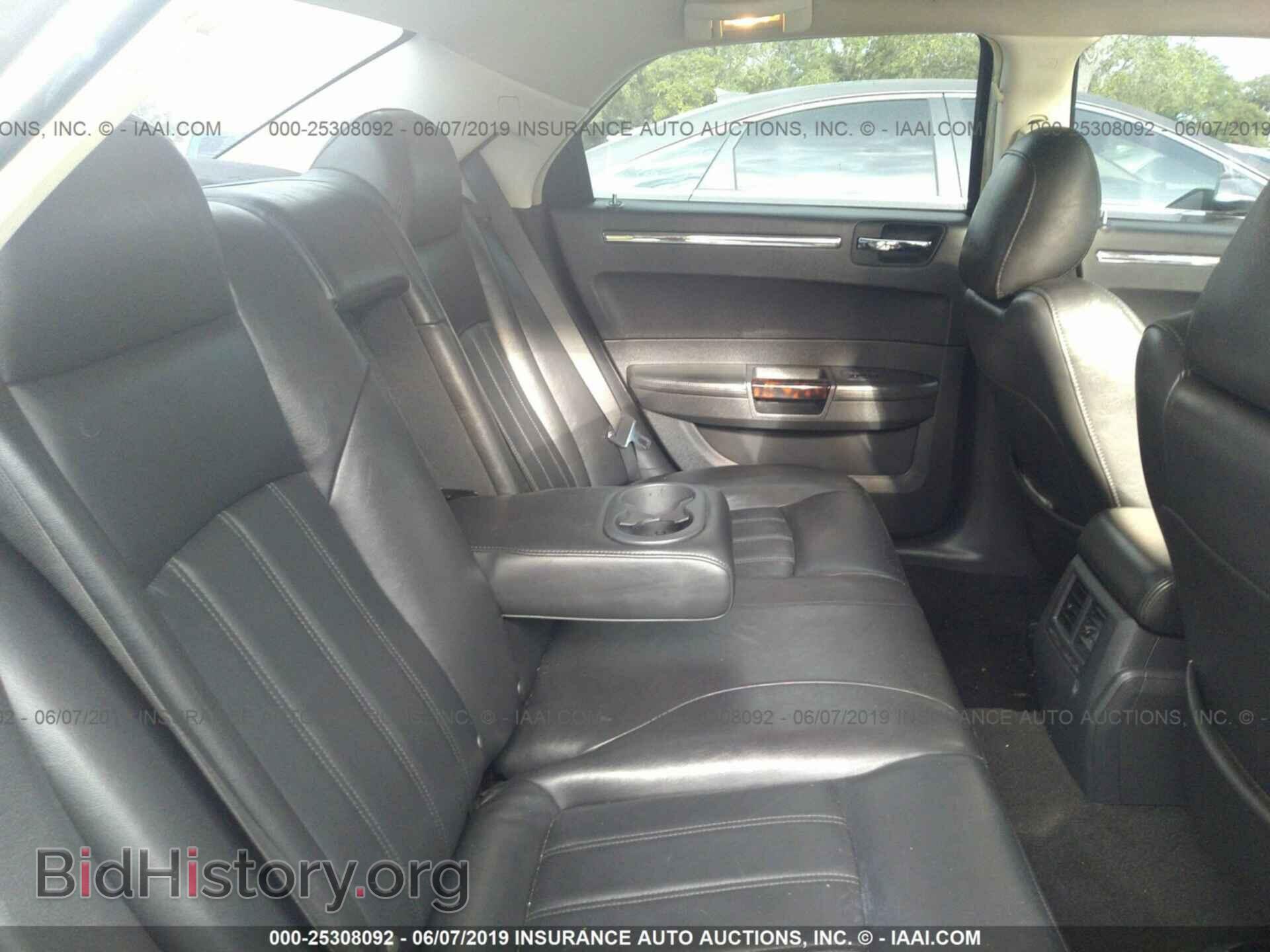 2010 CHRYSLER 300C - VIN: 2C3CA6CTXAH153876 - Фото 8