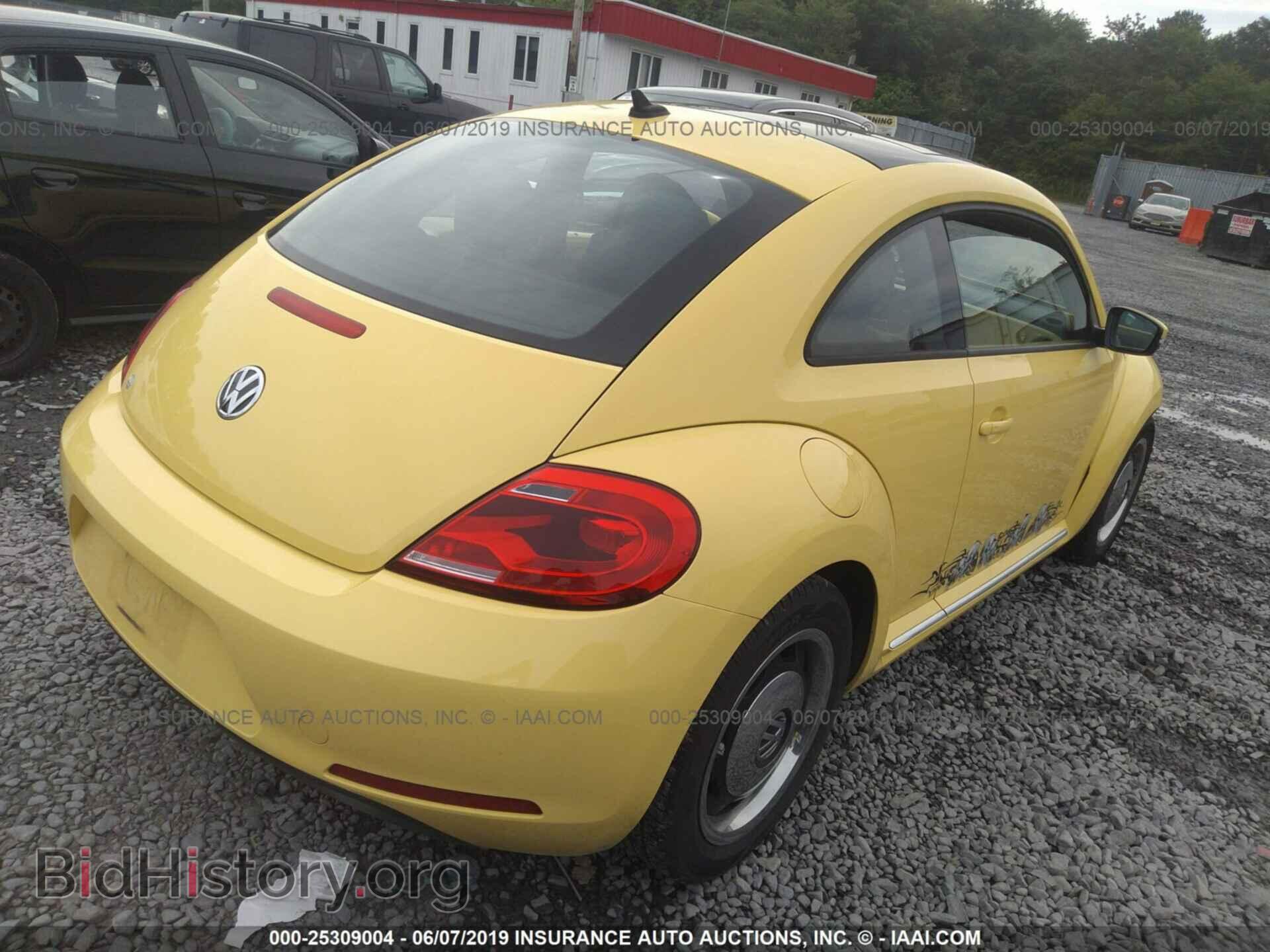 2013 VOLKSWAGEN BEETLE - VIN: 3VWJP7AT6DM611216 - Фото 4
