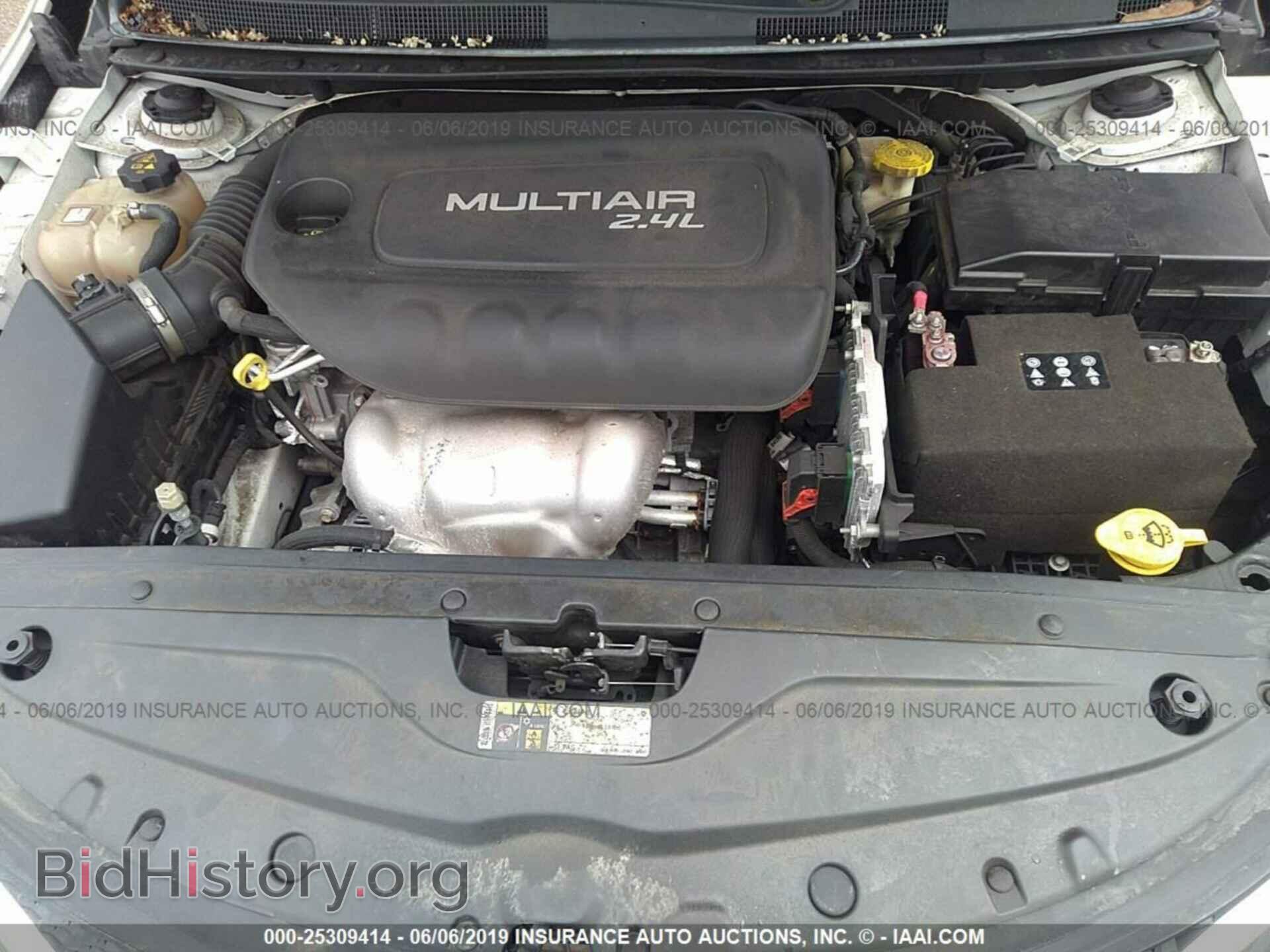 2015 CHRYSLER 200 - VIN: 1C3CCCAB1FN593521 - Фото 10