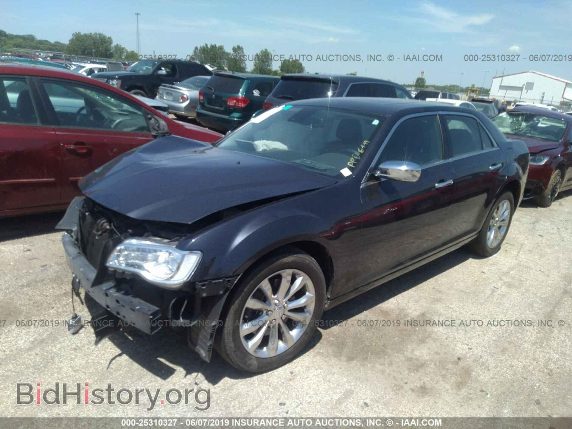 2017 CHRYSLER 300C - VIN: 2C3CCAKG5HH591345 - Фото 2