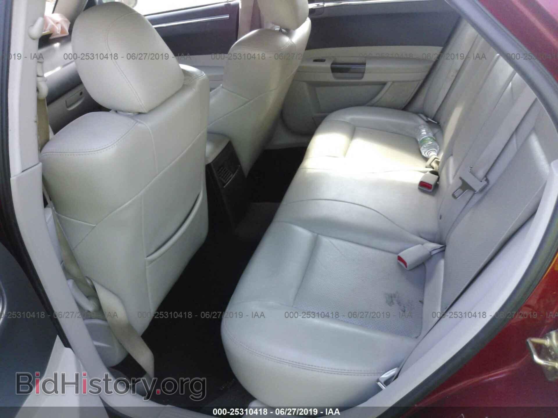 2006 CHRYSLER 300C - VIN: 2C3LA63H26H490318 - Фото 8