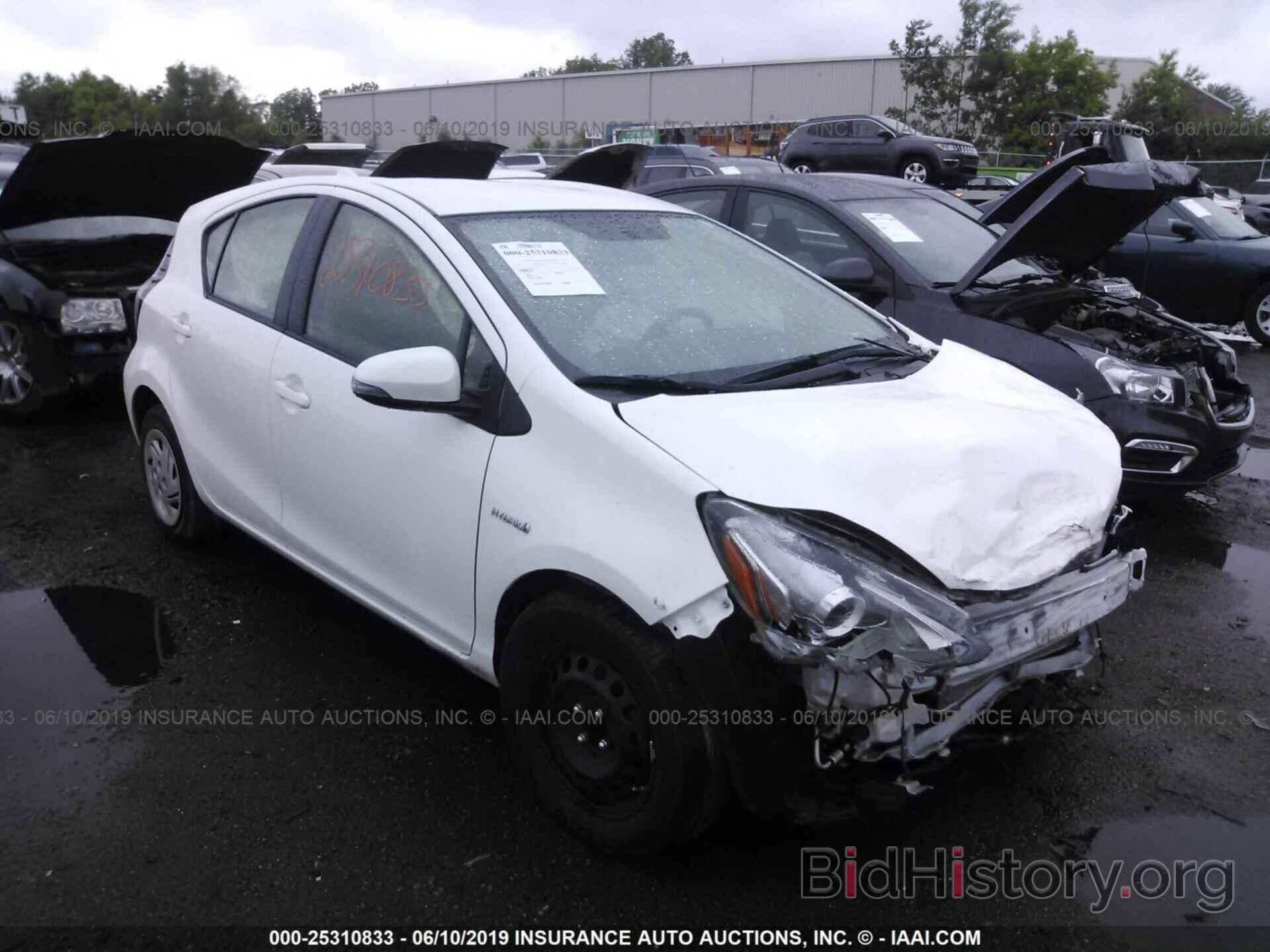 Photo JTDKDTB32G1131070 - TOYOTA PRIUS C 2016