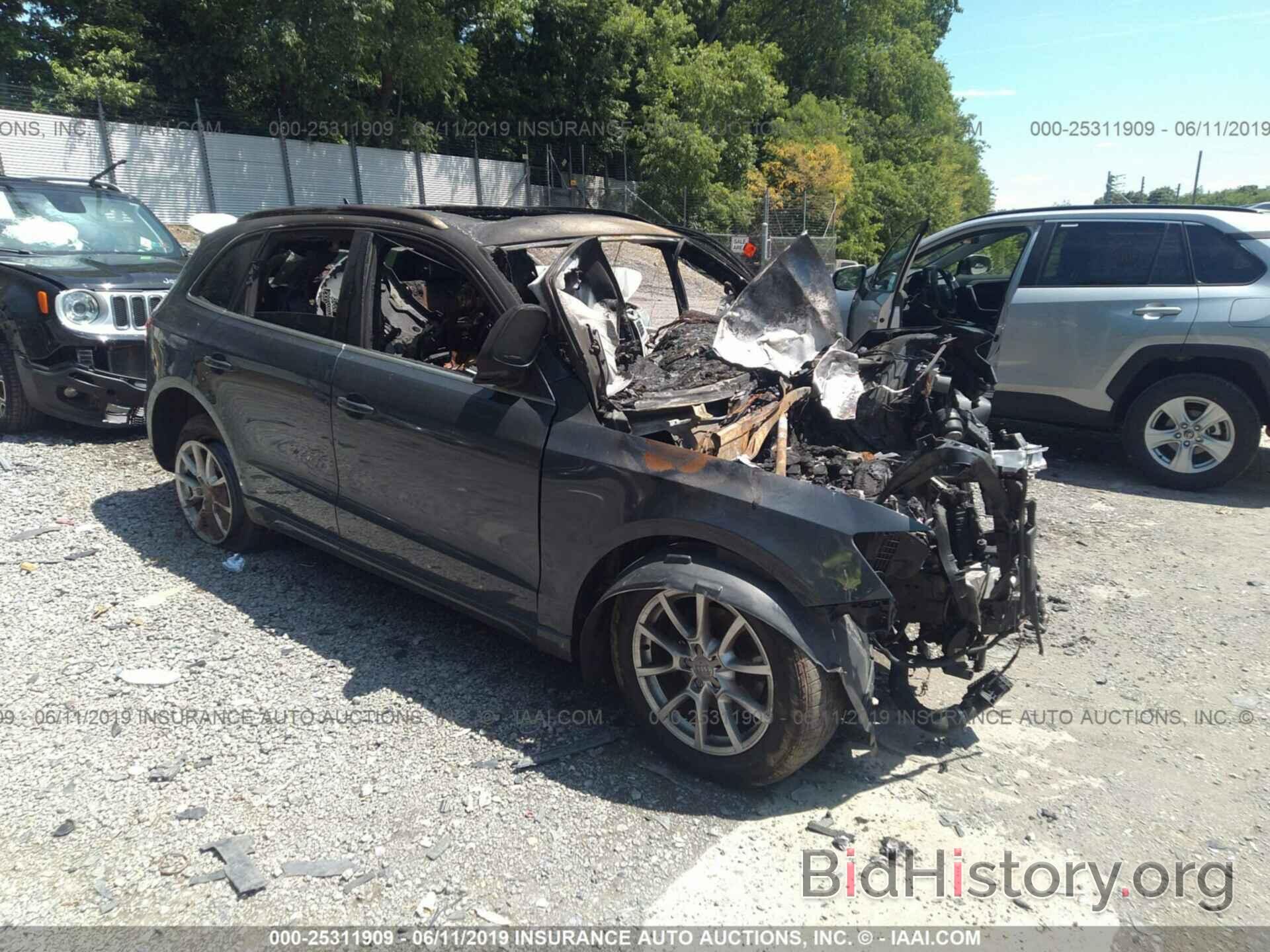 Photo WA1LFAFP5BA093224 - AUDI Q5 2011