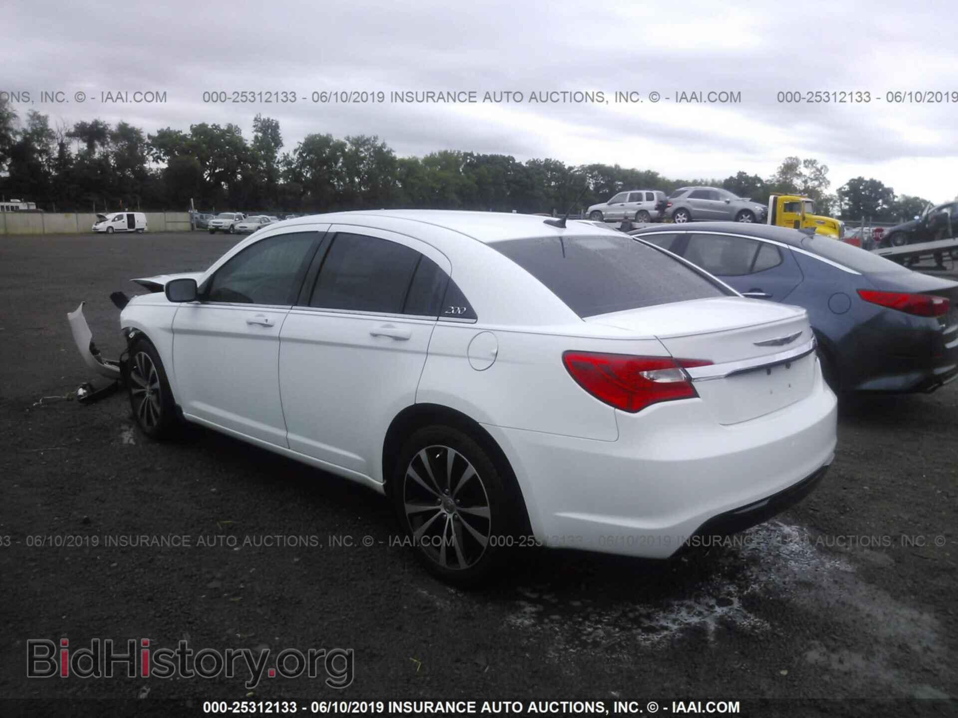 2012 CHRYSLER 200 - VIN: 1C3CCBHG1CN106051 - Фото 3