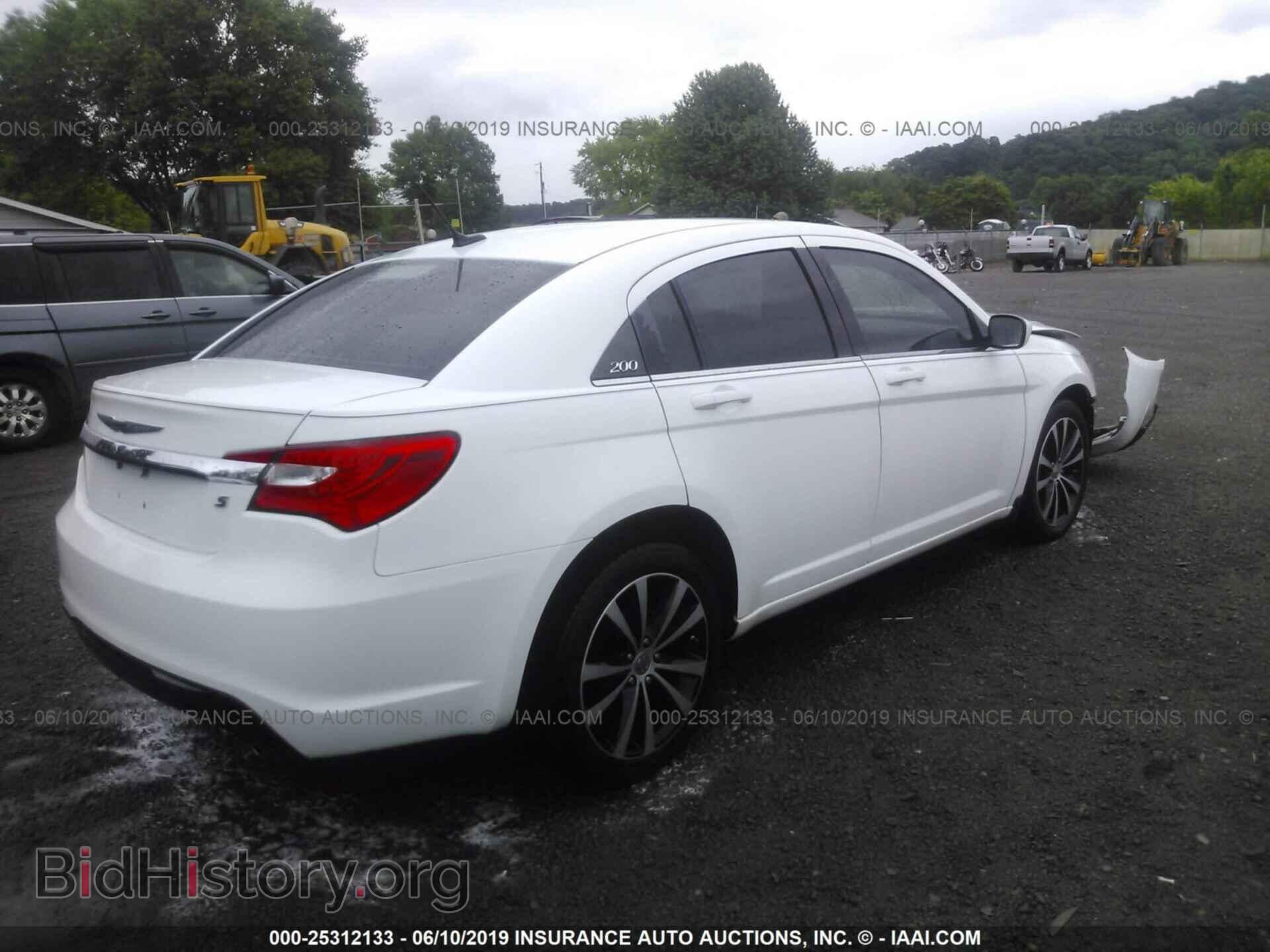 2012 CHRYSLER 200 - VIN: 1C3CCBHG1CN106051 - Фото 4