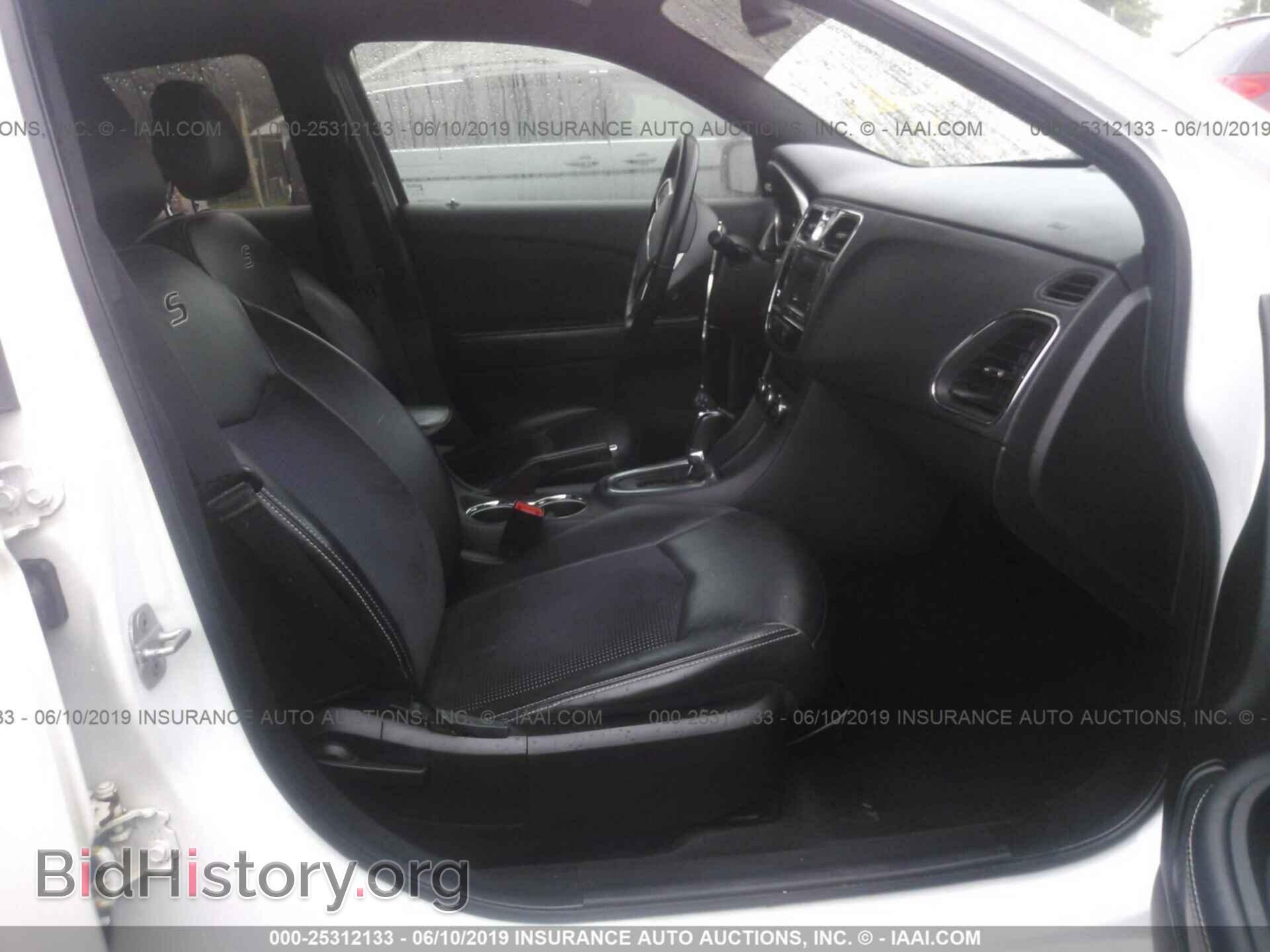 2012 CHRYSLER 200 - VIN: 1C3CCBHG1CN106051 - Фото 5
