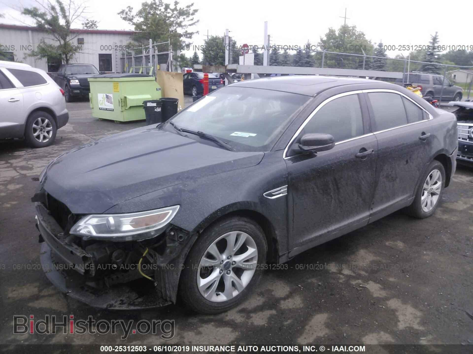 2011 FORD TAURUS - VIN: 1FAHP2EWXBG135641 - Фото 2