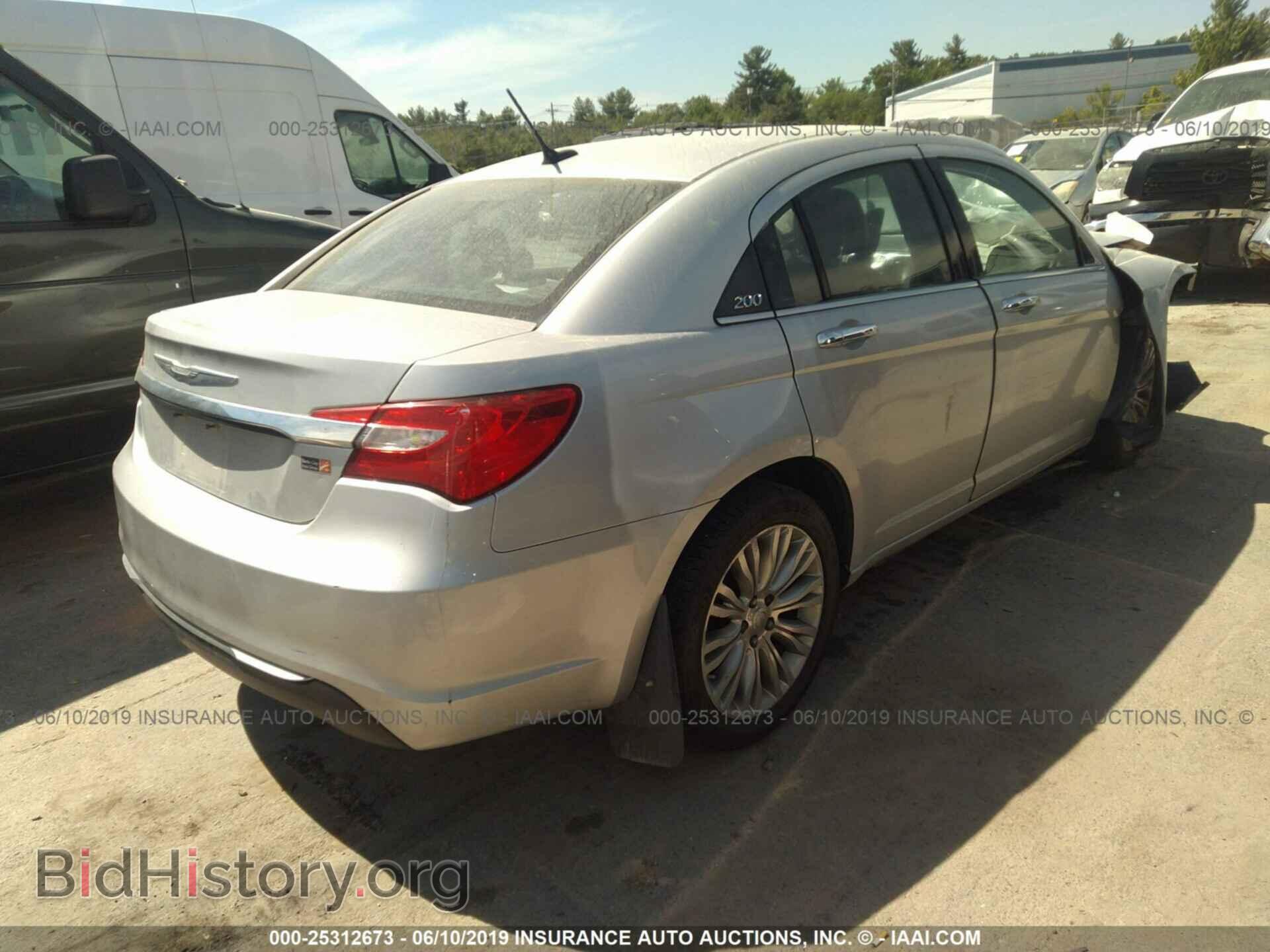 2012 CHRYSLER 200 - VIN: 1C3CCBCG0CN126668 - Фото 4