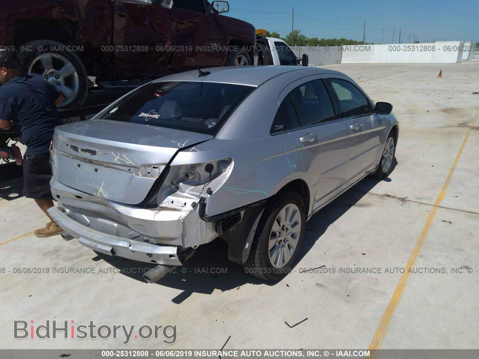 2012 CHRYSLER 200 - VIN: 1C3CCBAG1CN316658 - Фото 4