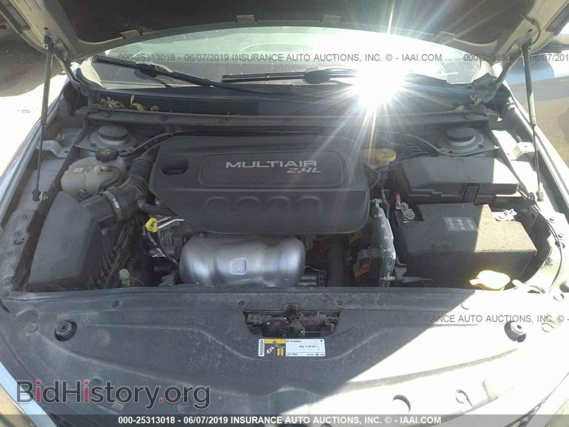 2016 CHRYSLER 200 - VIN: 1C3CCCCB9GN146787 - Фото 10