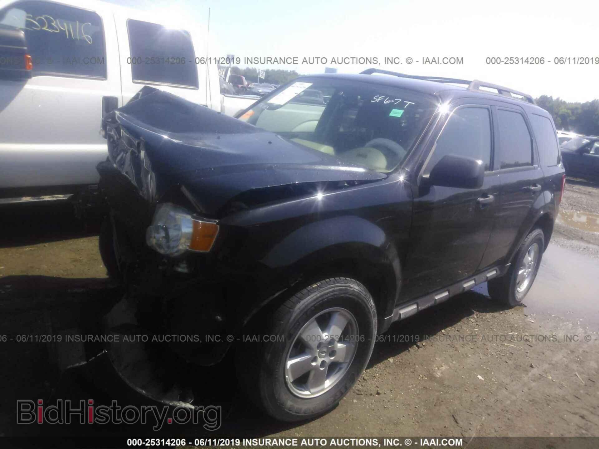 2011 FORD ESCAPE - VIN: 1FMCU0C75BKB79648 - Photo 2