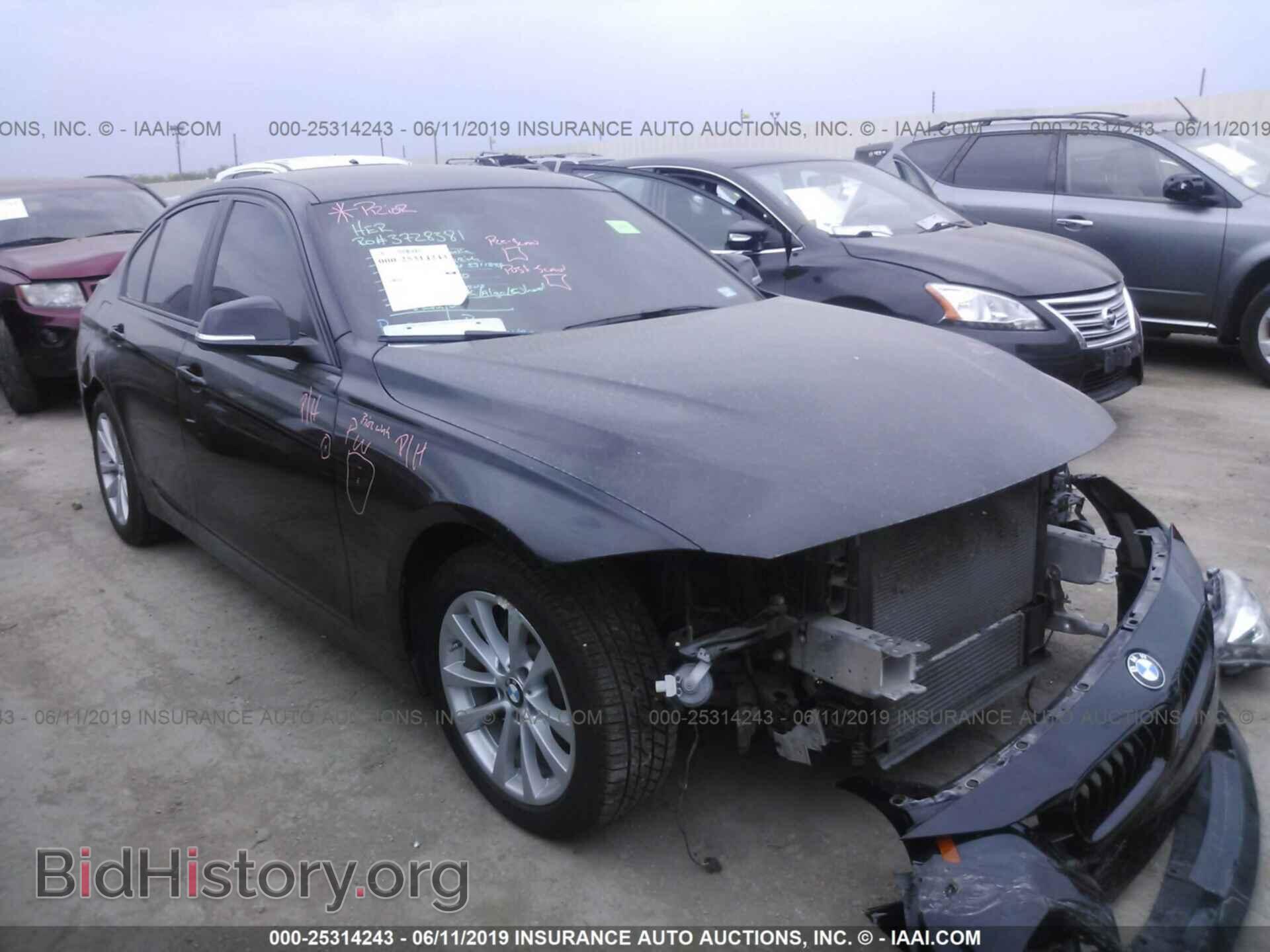 Photo WBA8A9C56GK618558 - BMW 320 2016