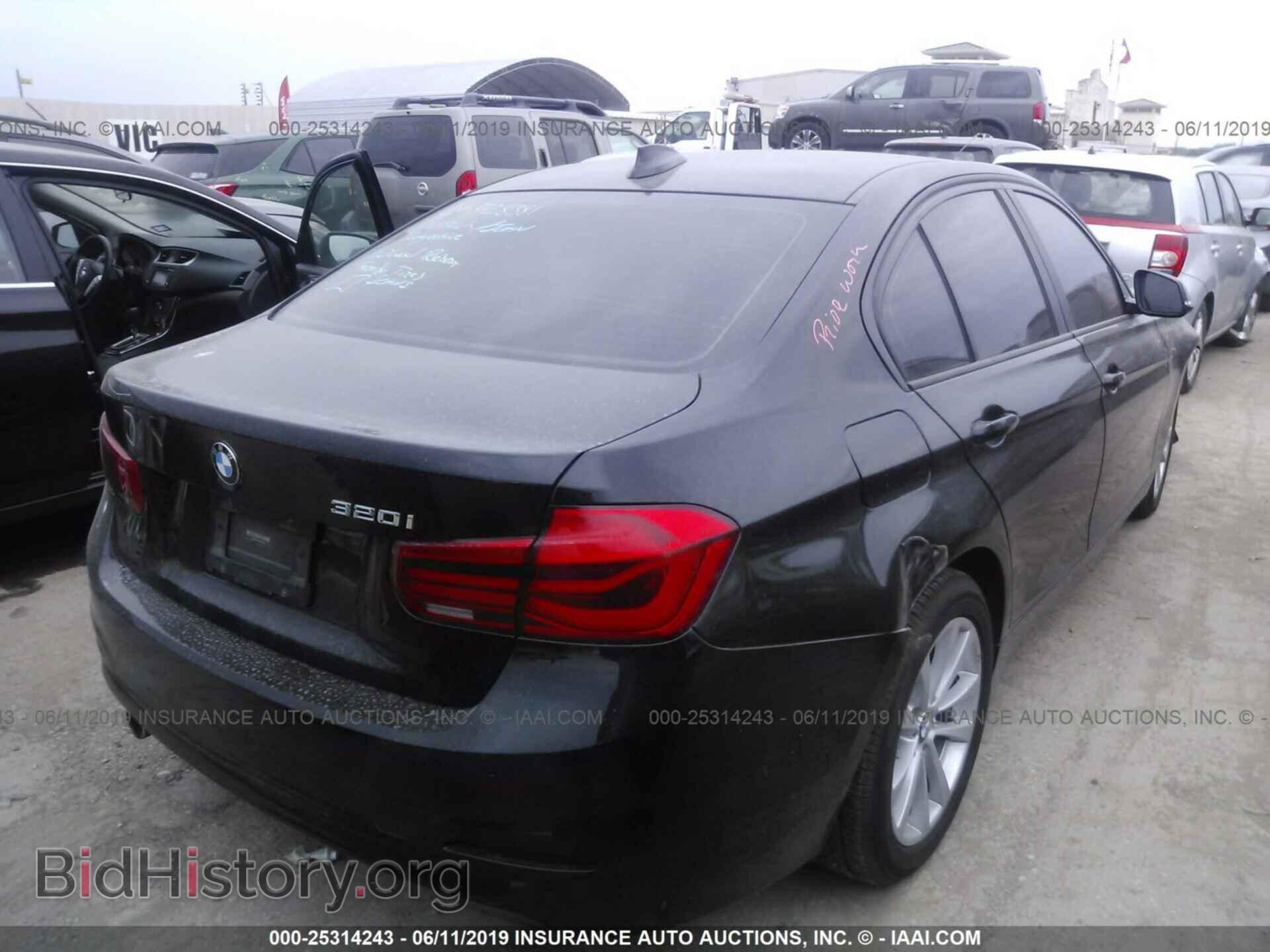 2016 BMW 320 - VIN: WBA8A9C56GK618558 - Photo 4