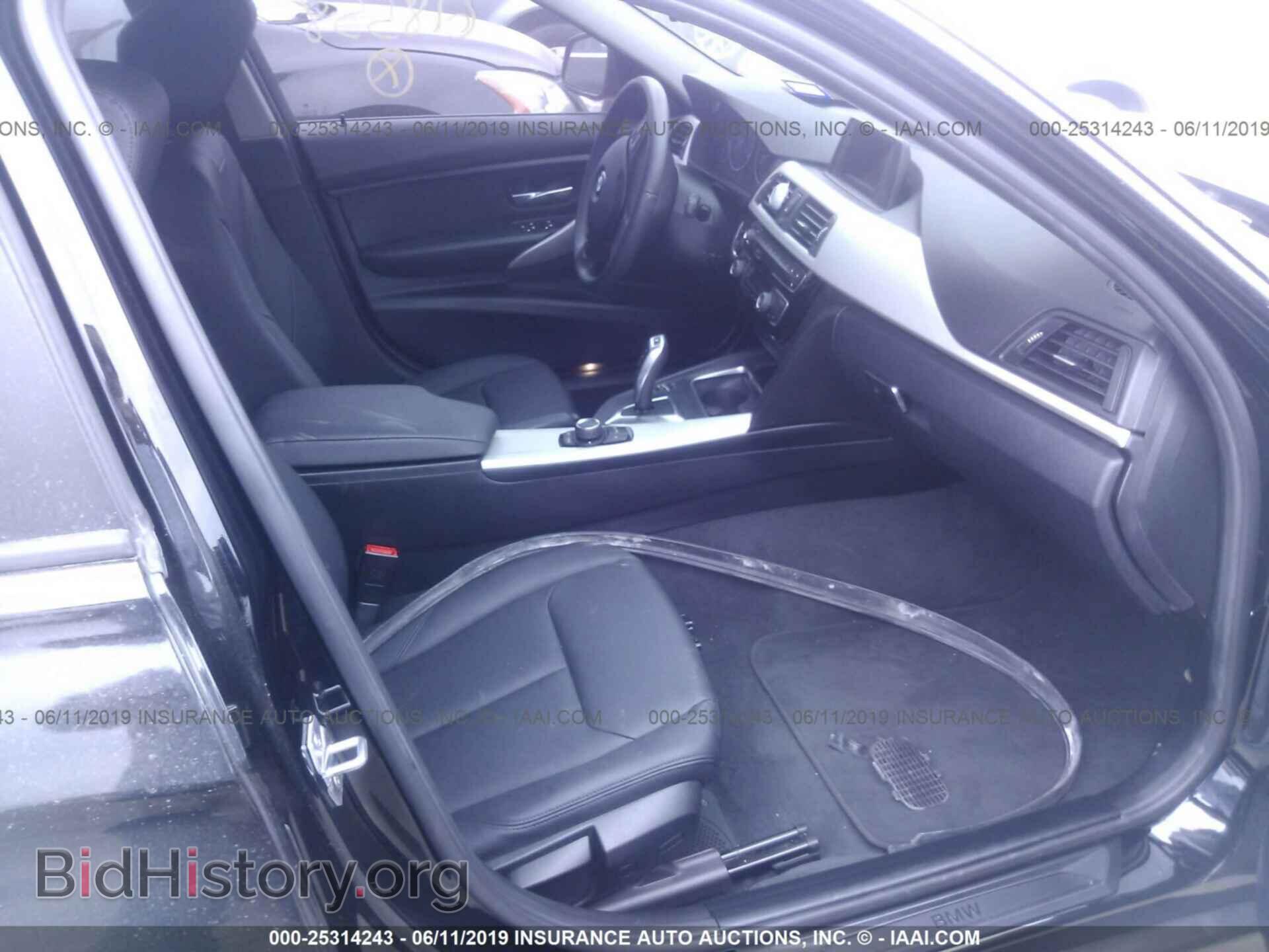 2016 BMW 320 - VIN: WBA8A9C56GK618558 - Photo 5