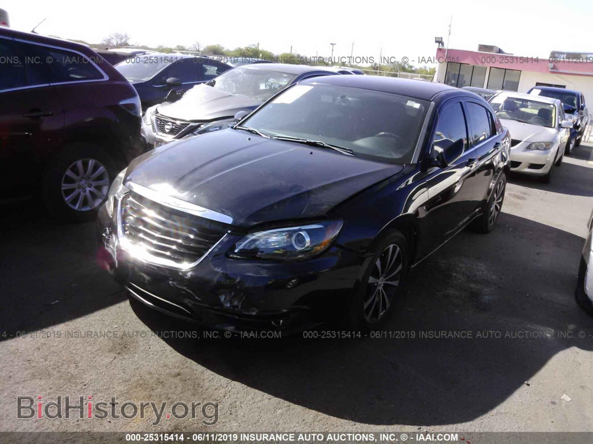 2013 CHRYSLER 200 - VIN: 1C3CCBBG9DN717813 - Photo 2