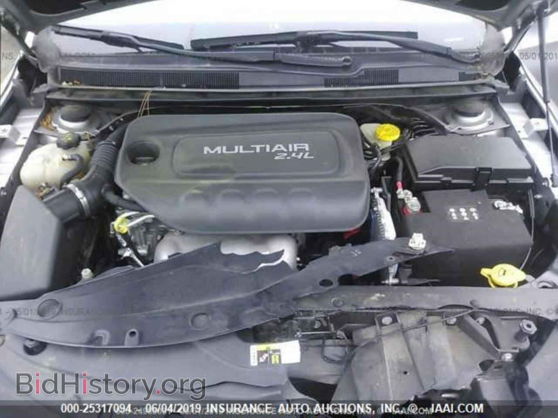 2016 CHRYSLER 200 - VIN: 1C3CCCAB3GN148960 - Фото 10