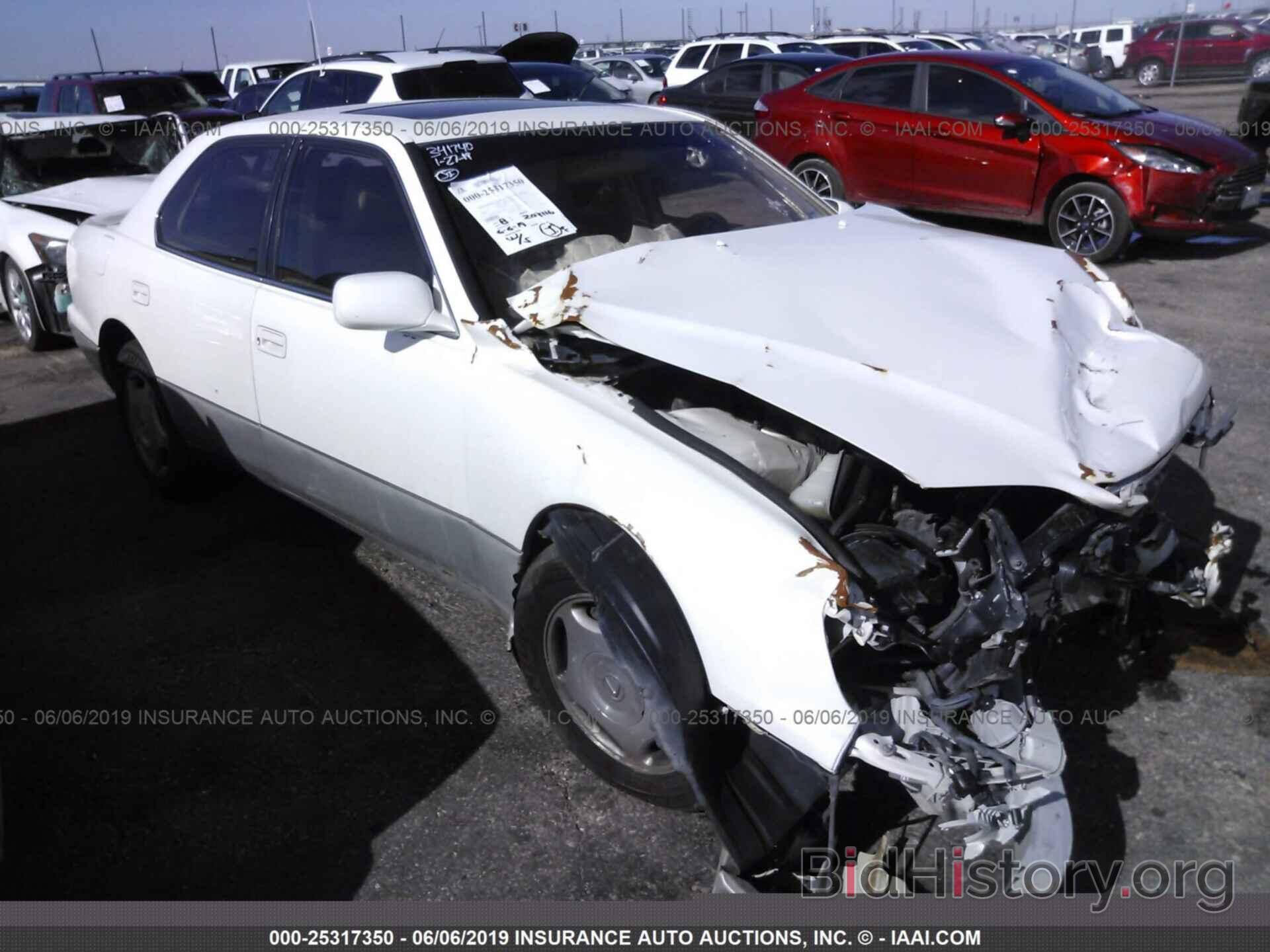 Photo JT8BH28FXX0145724 - LEXUS LS 1999