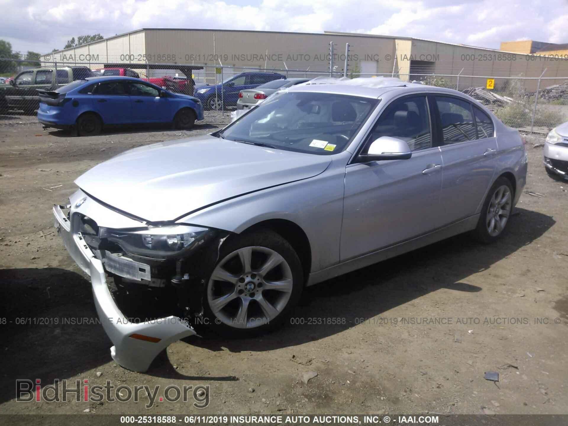 2015 BMW 320 - VIN: WBA3C3G54FNS76570 - Фото 2